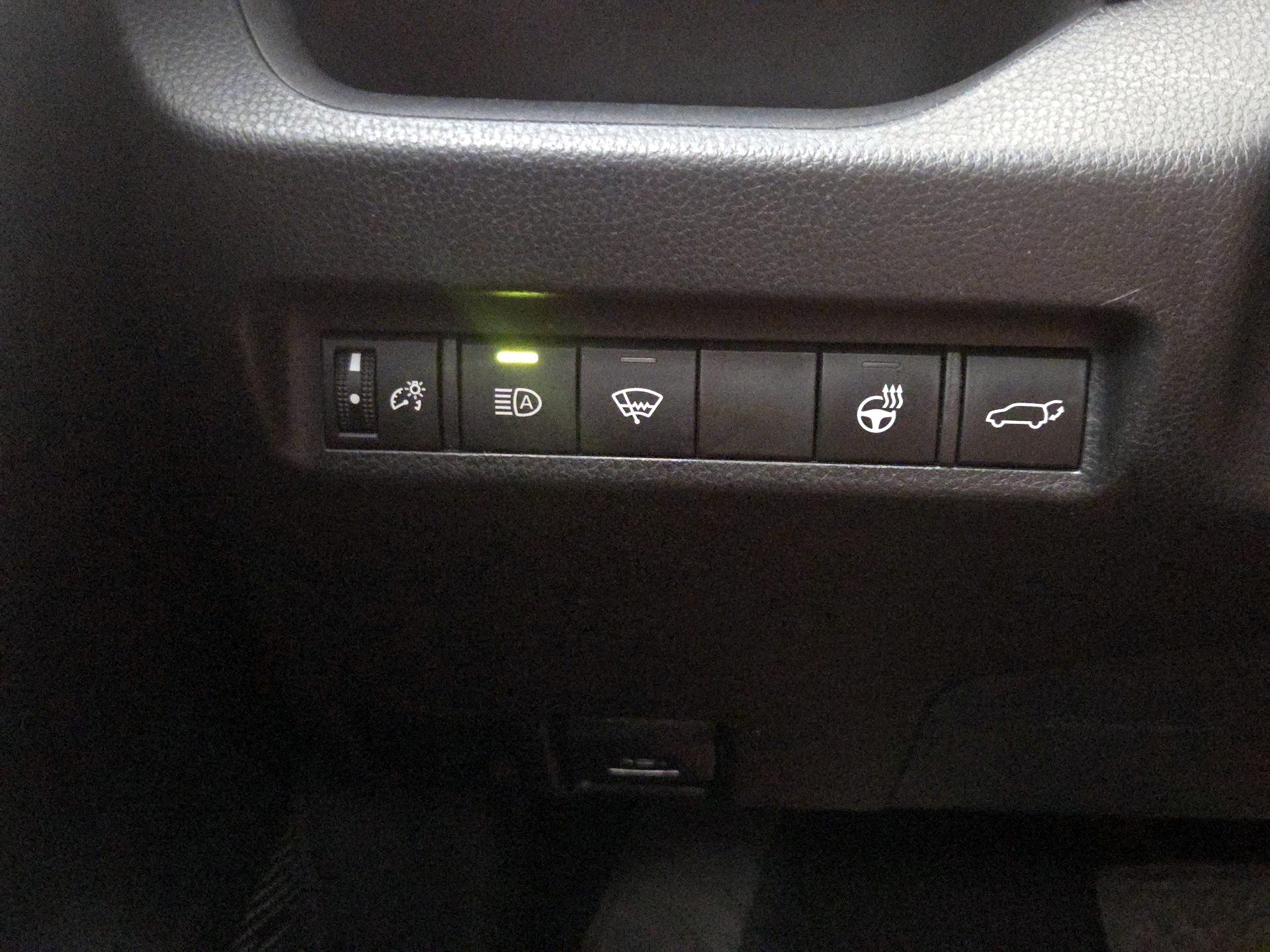 Thumbnail: 2021 Toyota RAV4 - 13