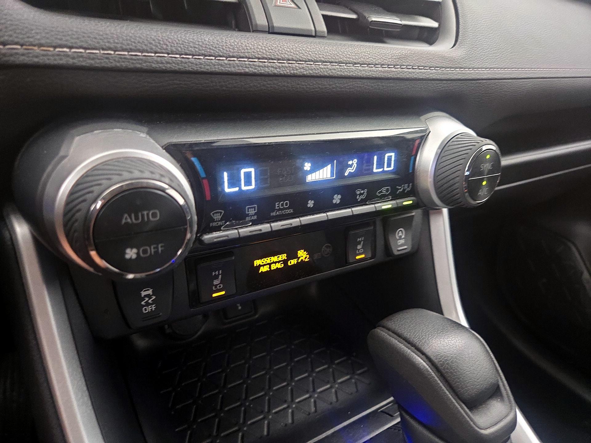 Thumbnail: 2021 Toyota RAV4 - 17