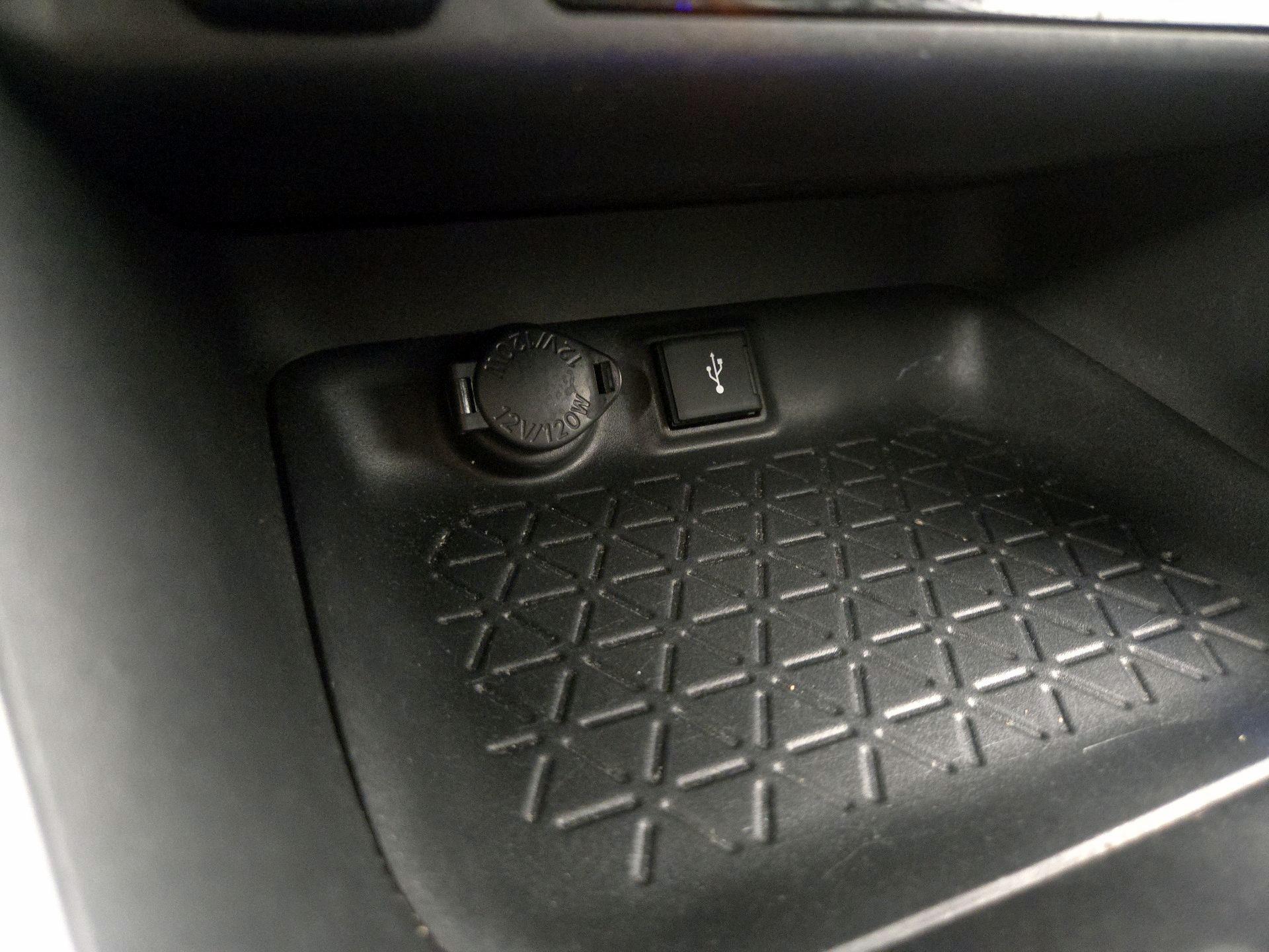 Thumbnail: 2021 Toyota RAV4 - 19