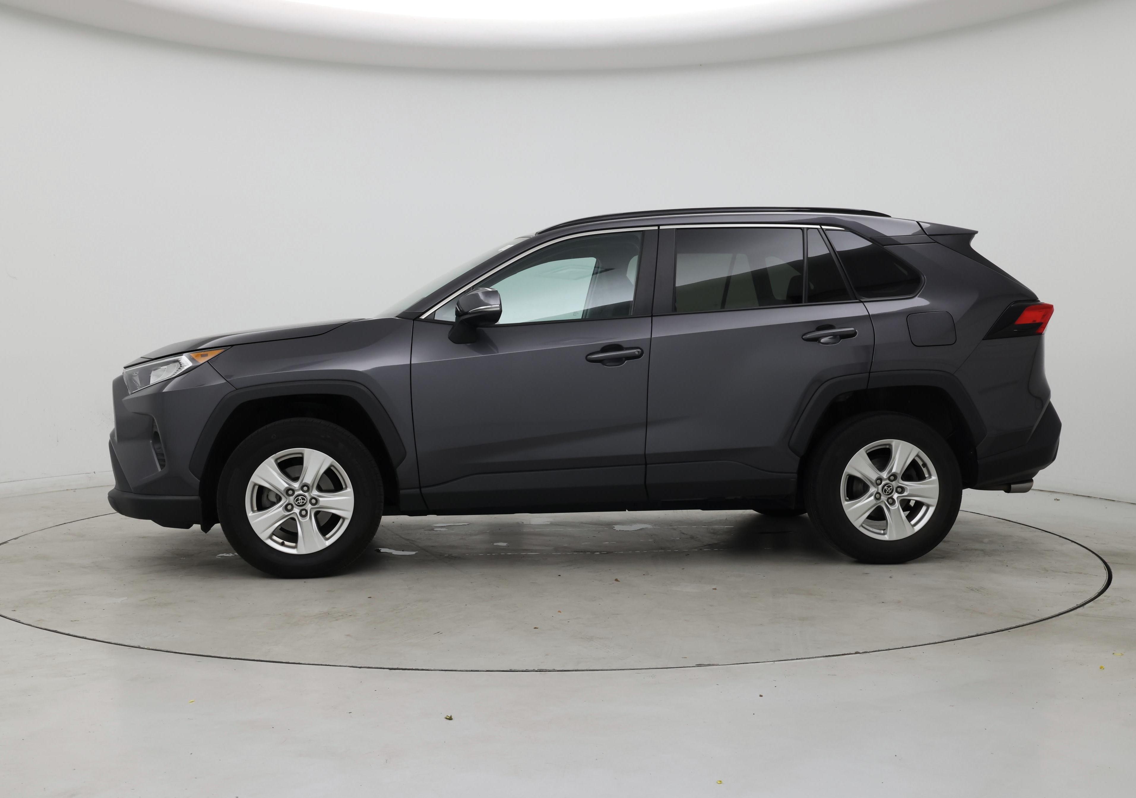 Thumbnail: 2021 Toyota RAV4 - 3