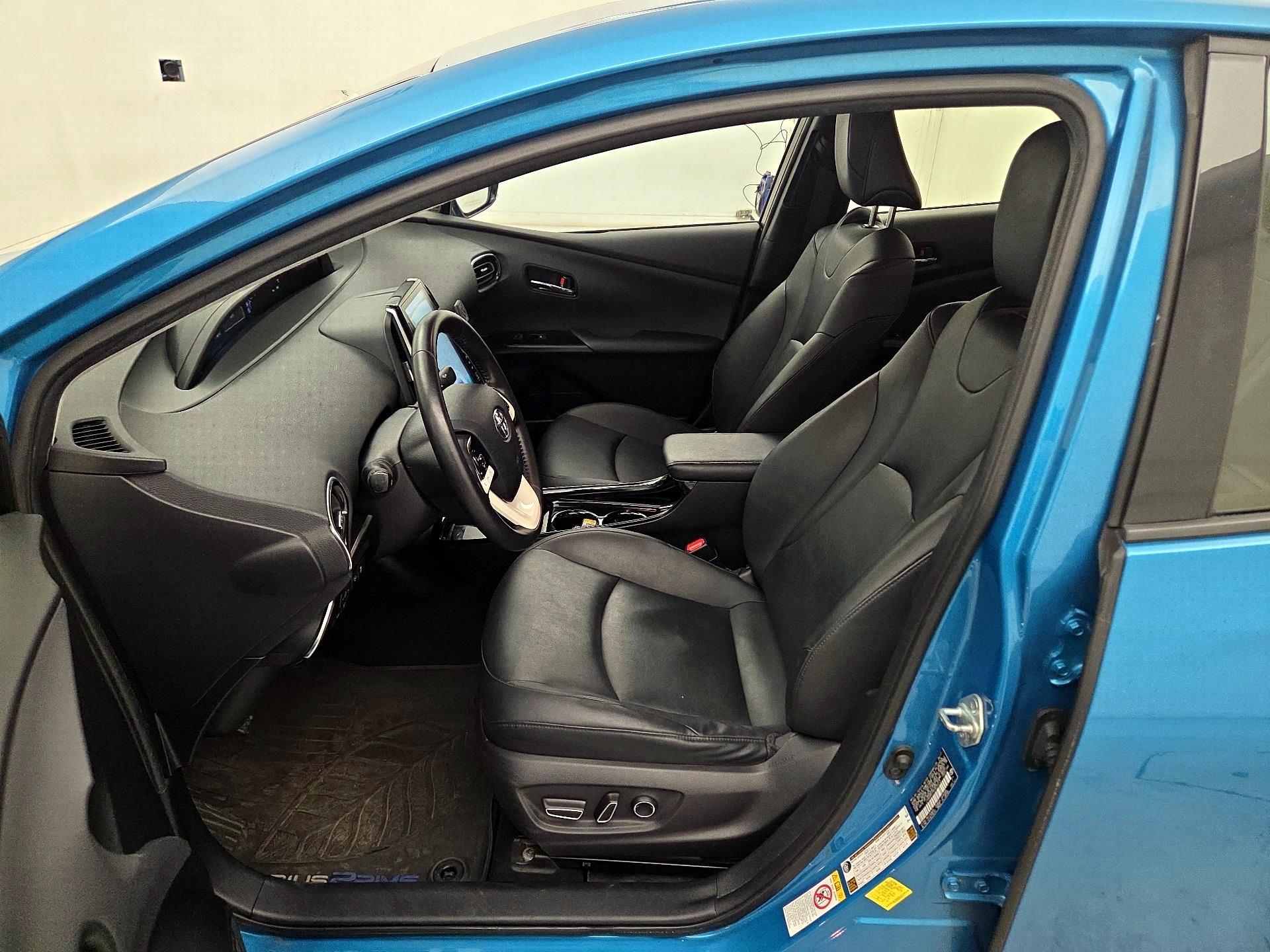Thumbnail: 2017 Toyota Prius Prime - 11