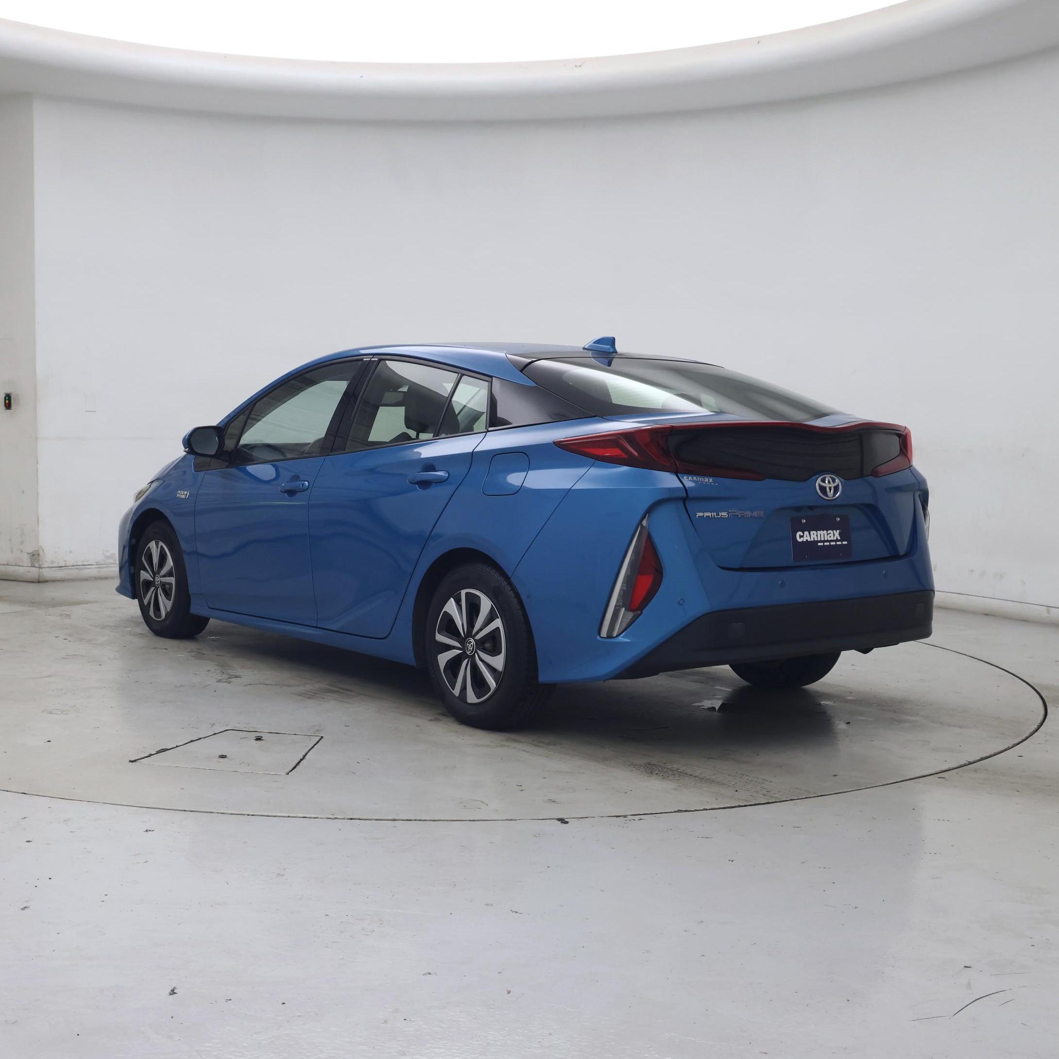 Thumbnail: 2017 Toyota Prius Prime - 2