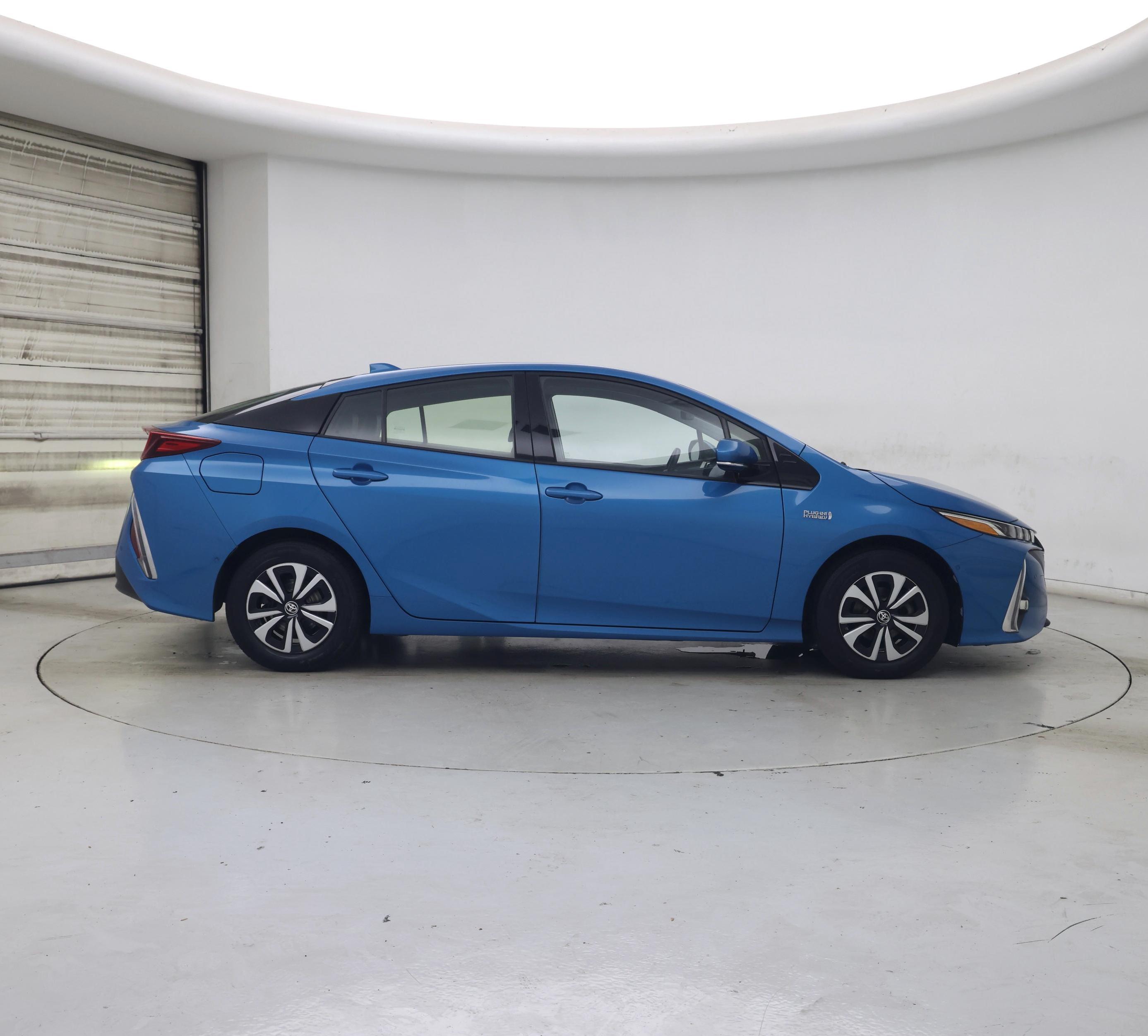 Thumbnail: 2017 Toyota Prius Prime - 7