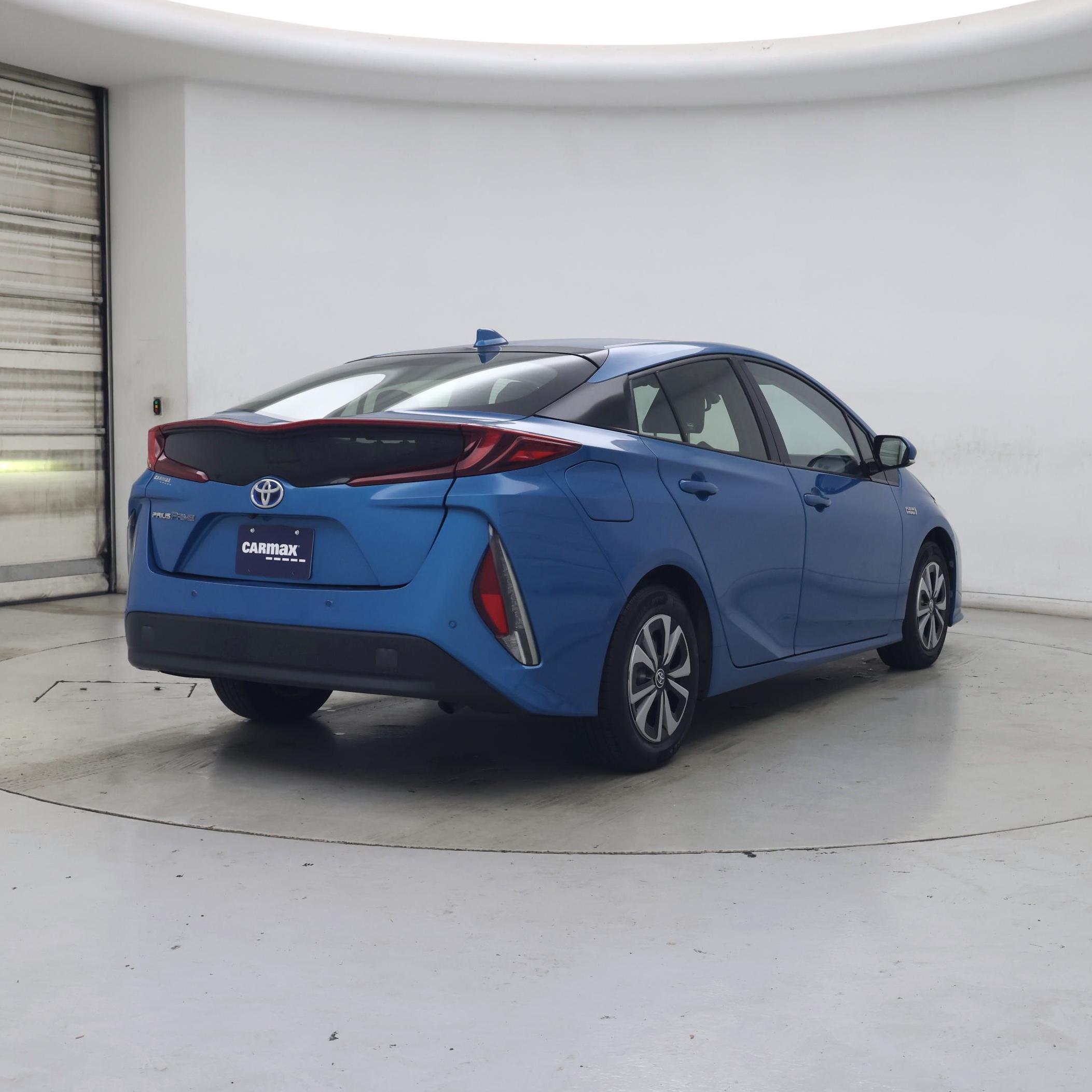 Thumbnail: 2017 Toyota Prius Prime - 8