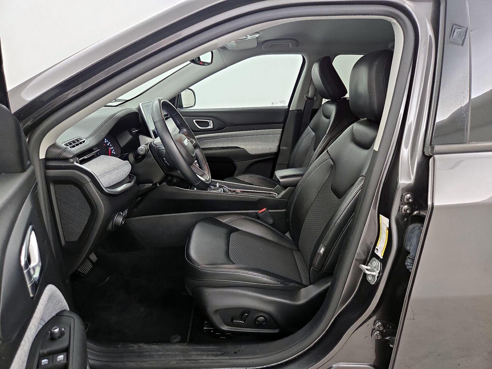 Thumbnail: 2022 Jeep Compass - 11