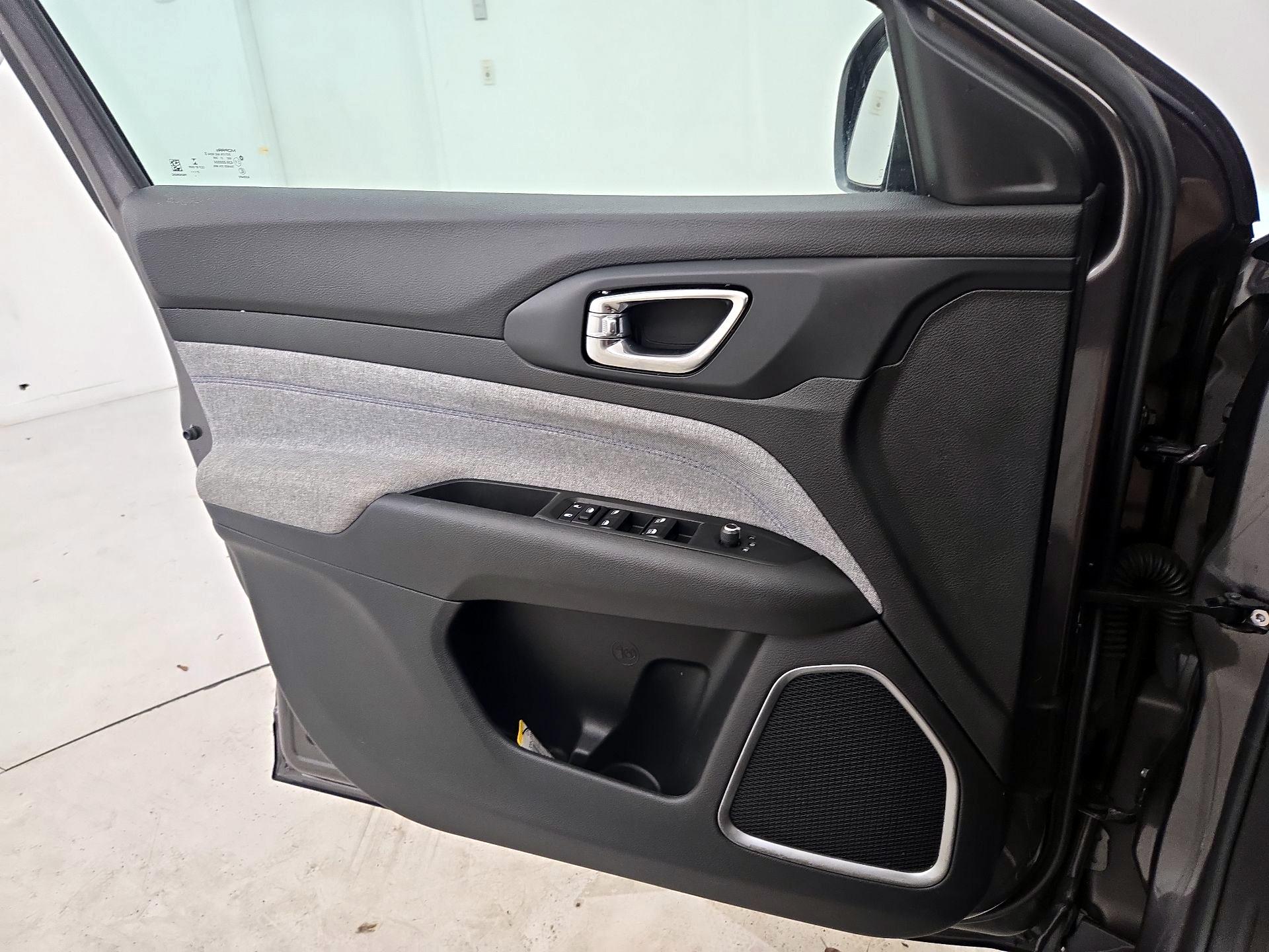 Thumbnail: 2022 Jeep Compass - 12