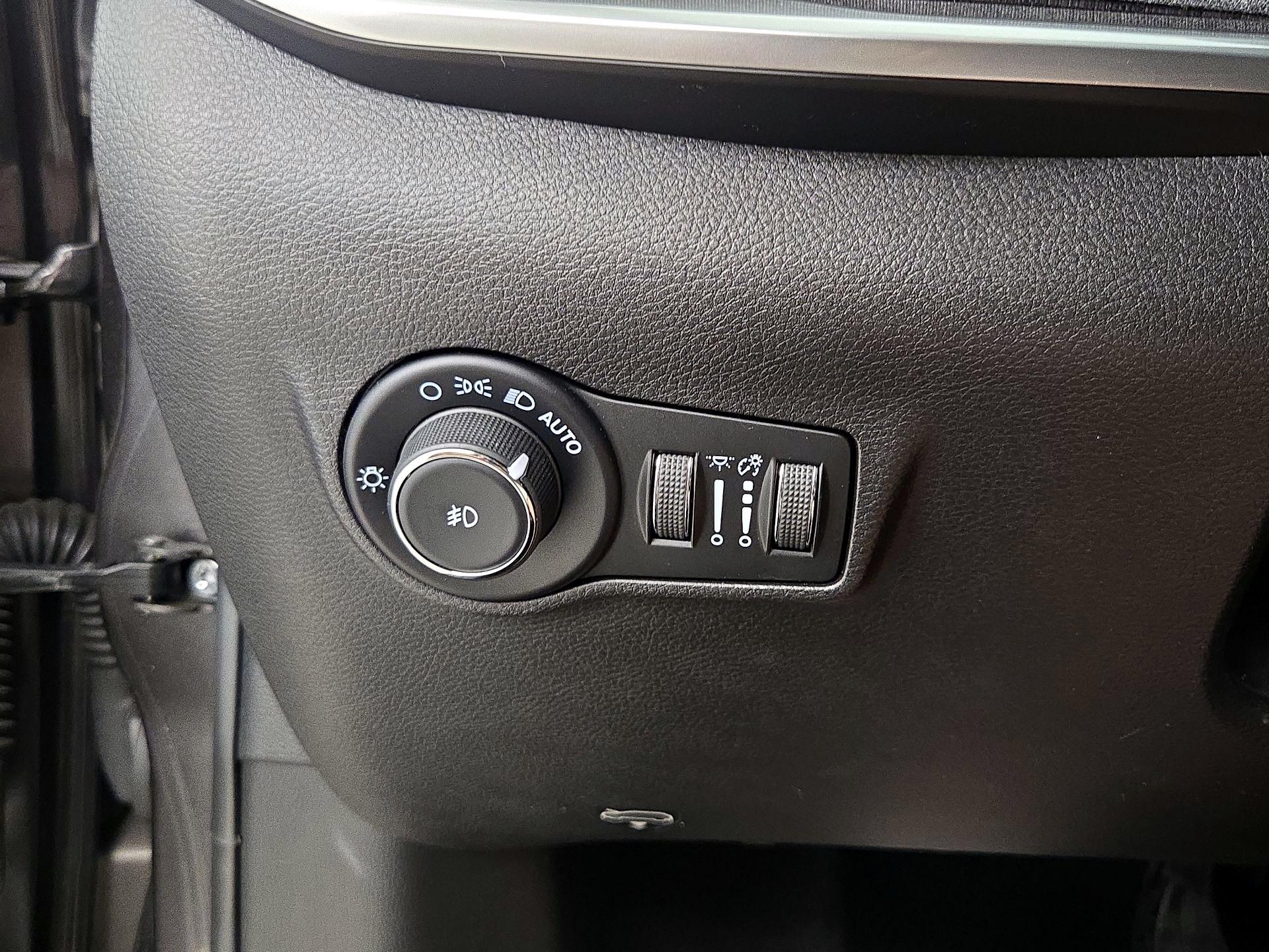 Thumbnail: 2022 Jeep Compass - 13