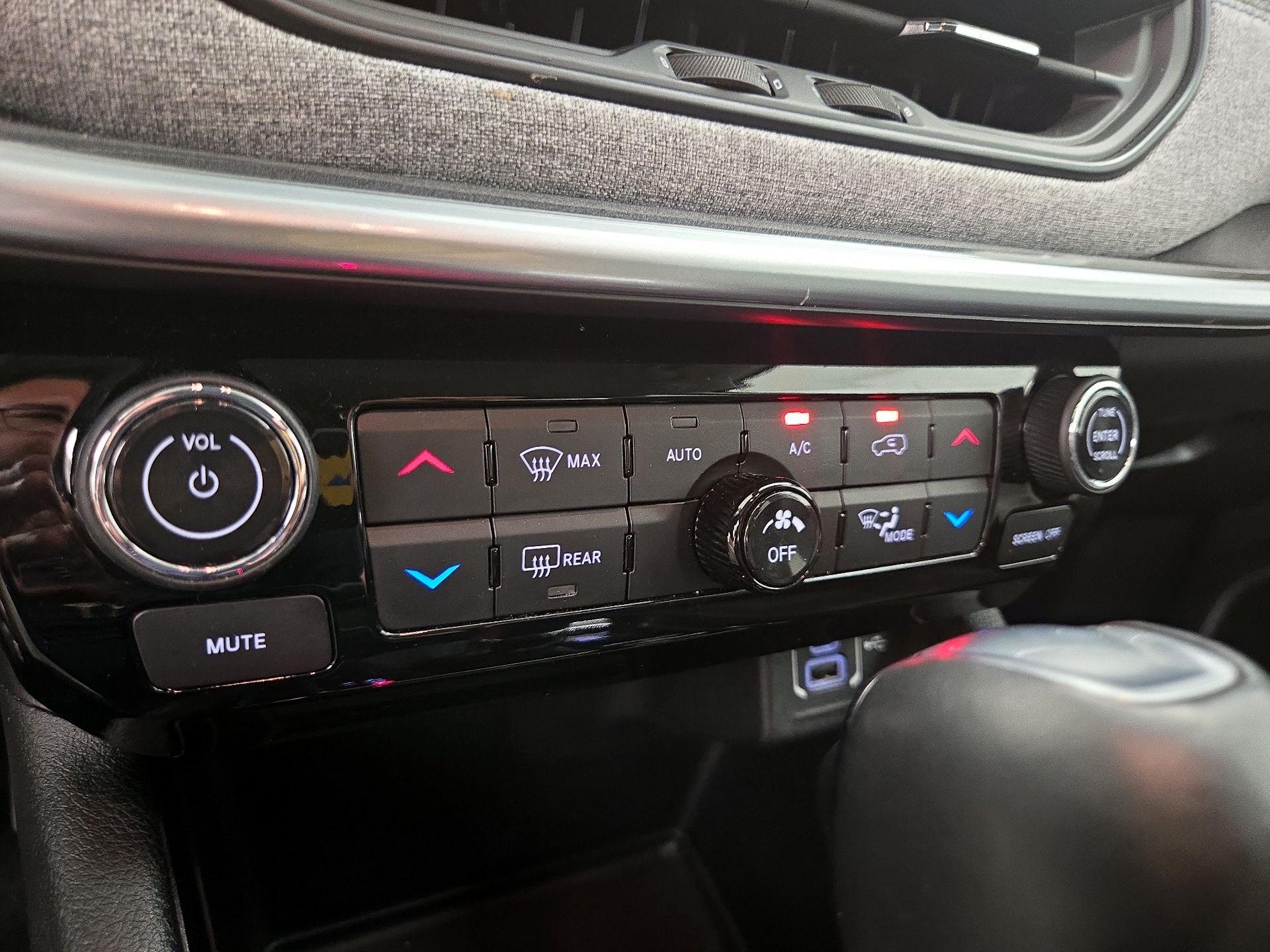 Thumbnail: 2022 Jeep Compass - 16