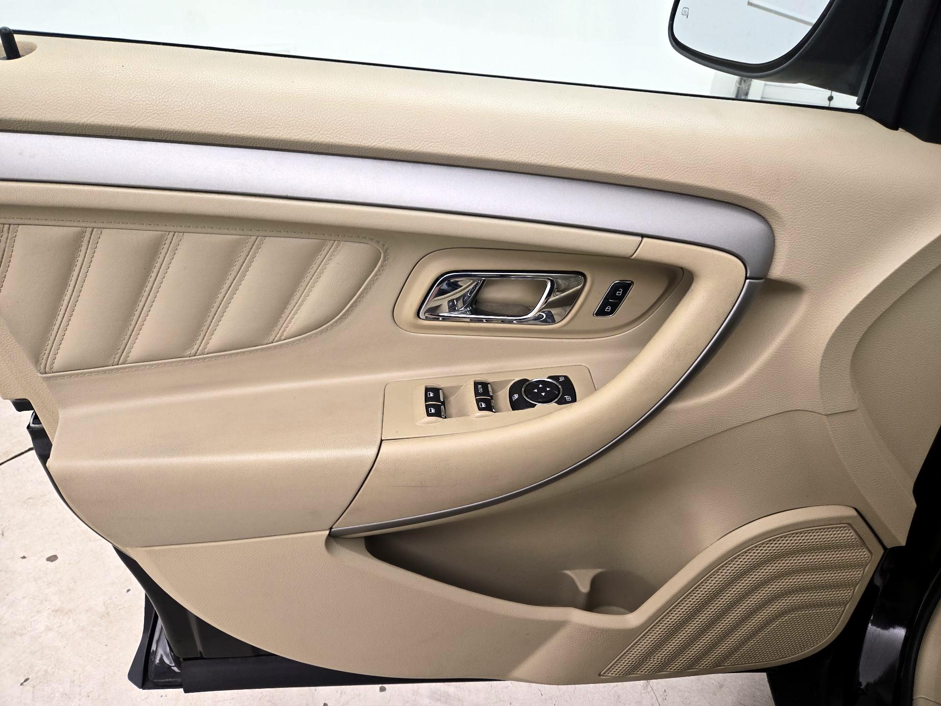 Thumbnail: 2014 Ford Taurus - 12