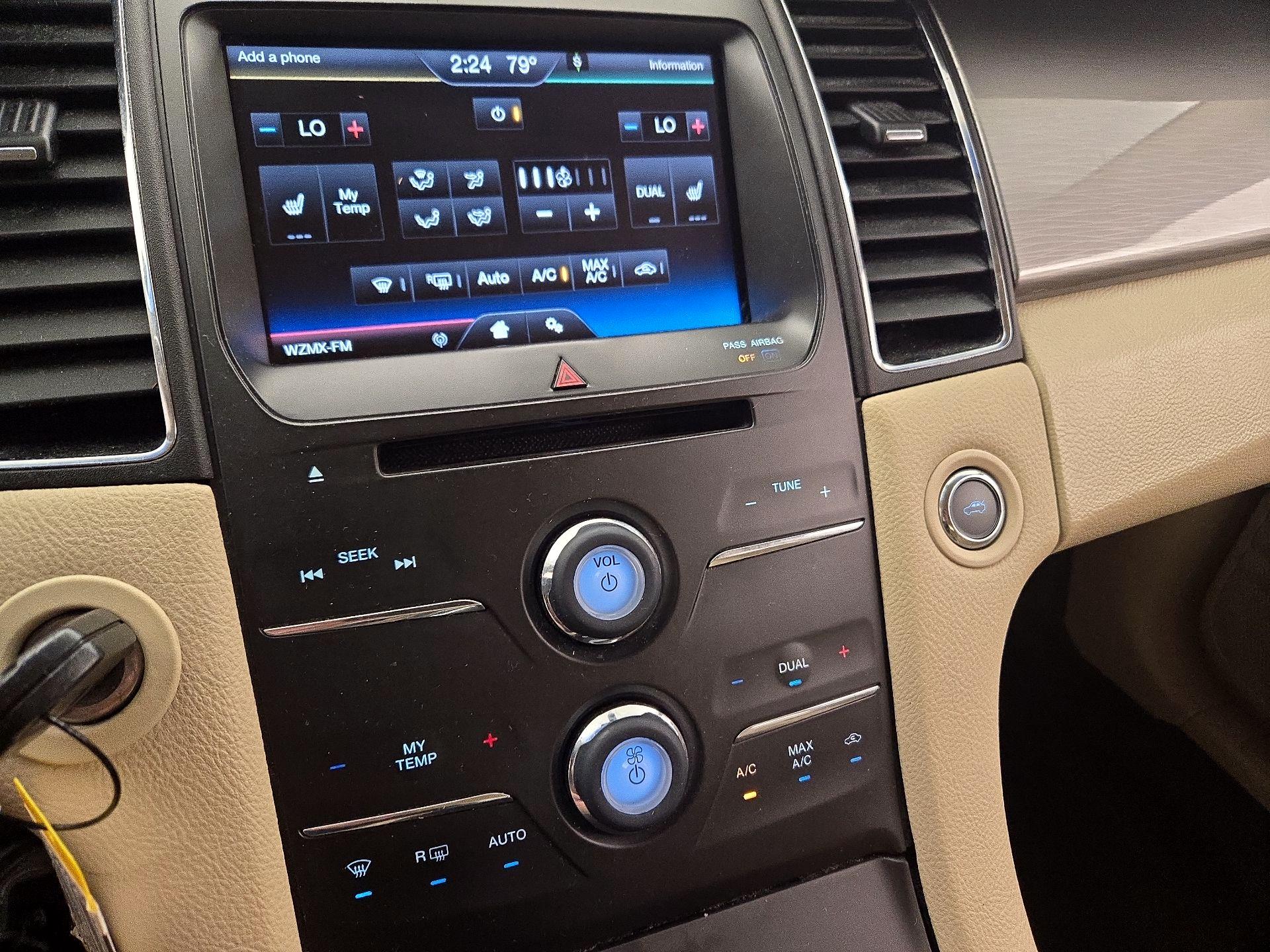 Thumbnail: 2014 Ford Taurus - 15