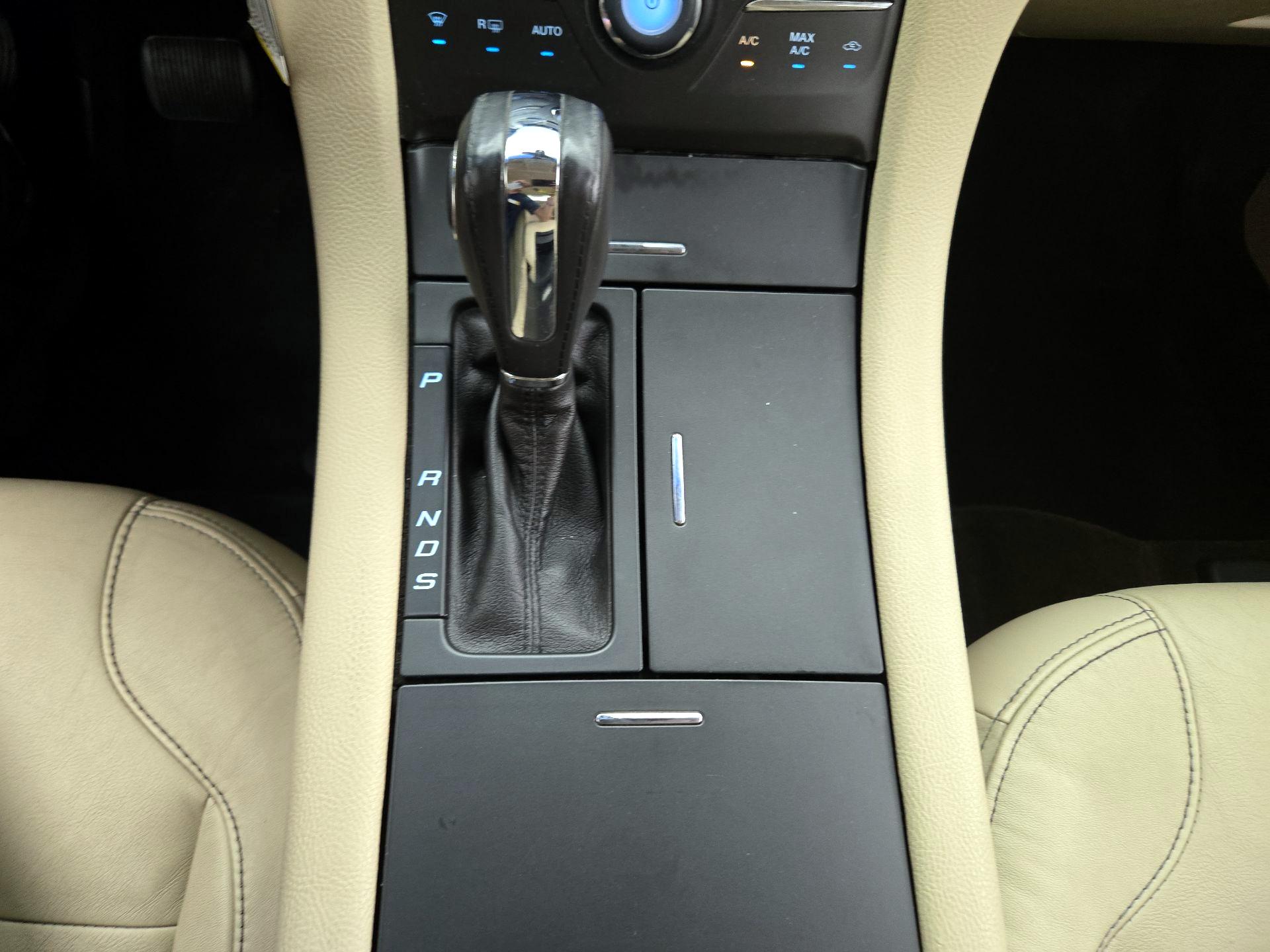 Thumbnail: 2014 Ford Taurus - 16