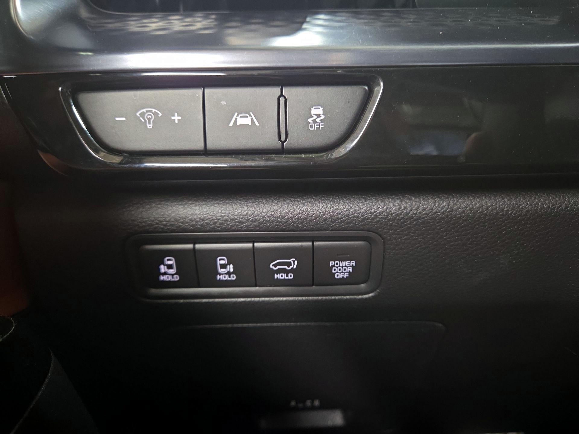Thumbnail: 2022 Kia Carnival - 13