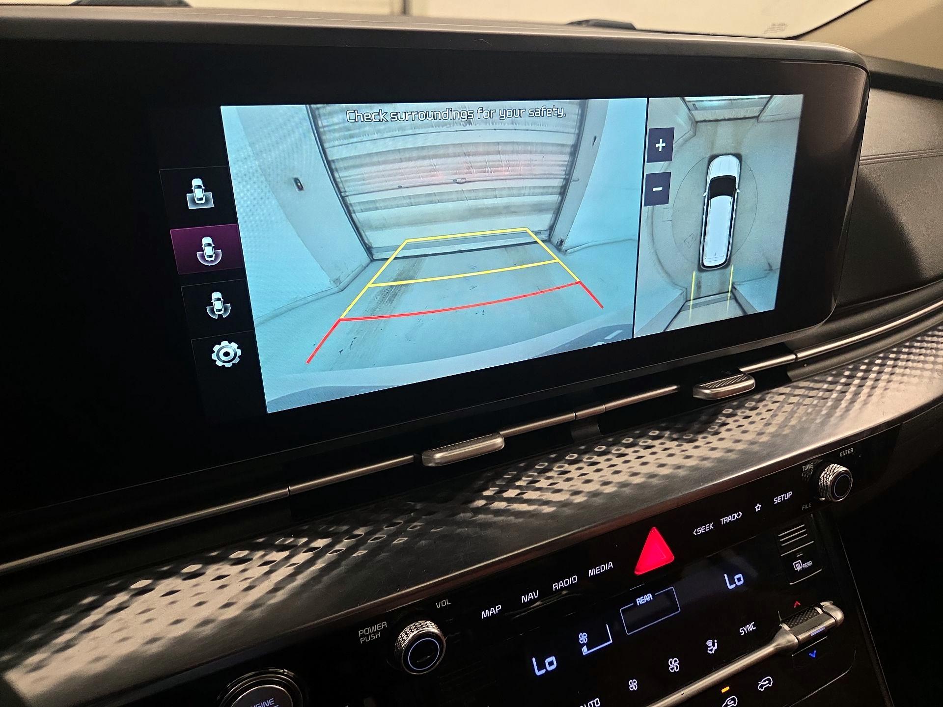 Thumbnail: 2022 Kia Carnival - 15