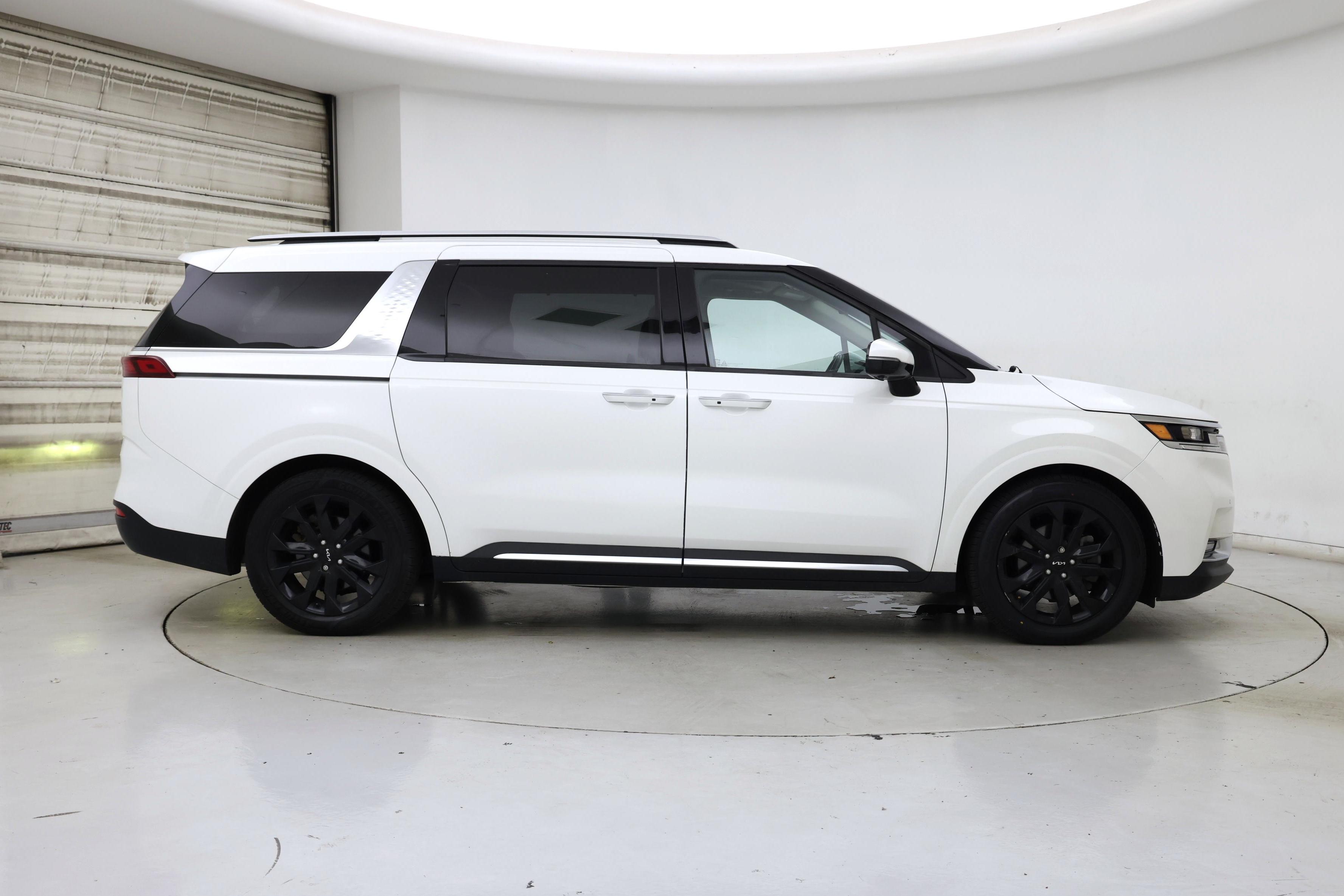 Thumbnail: 2022 Kia Carnival - 7