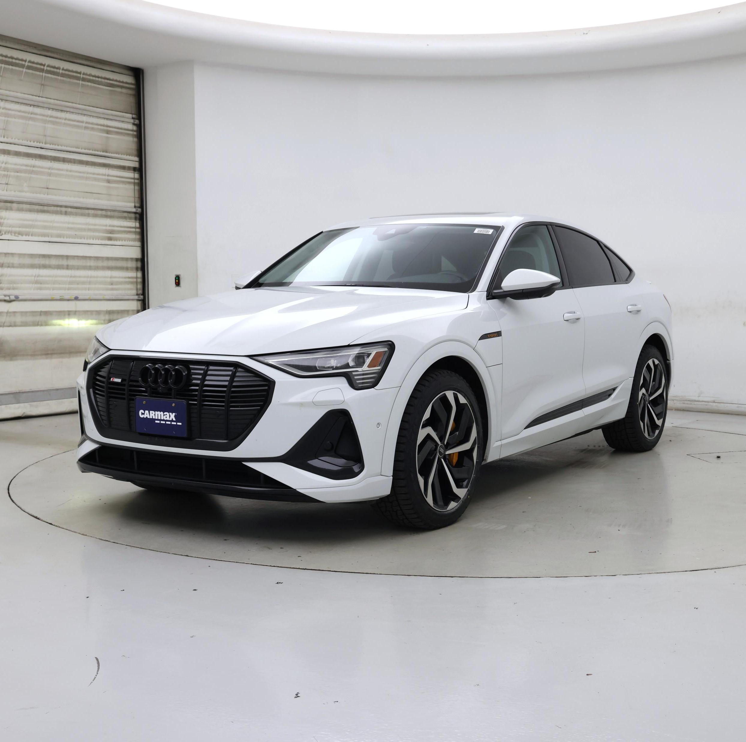 Thumbnail: 2022 Audi e-tron S - 4
