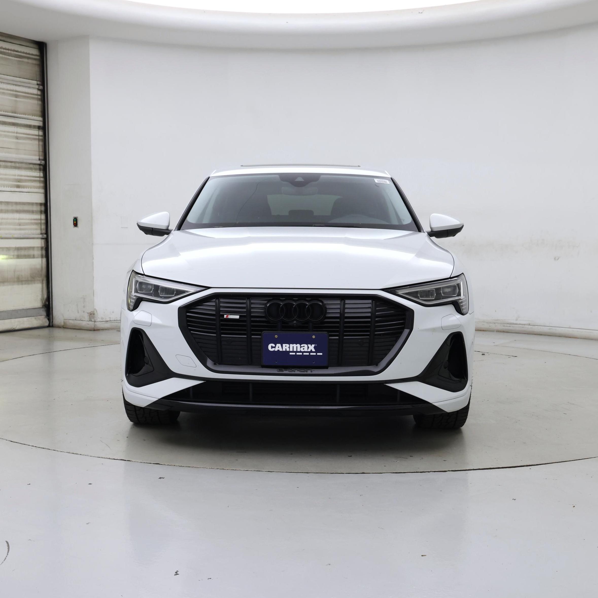 Thumbnail: 2022 Audi e-tron S - 5
