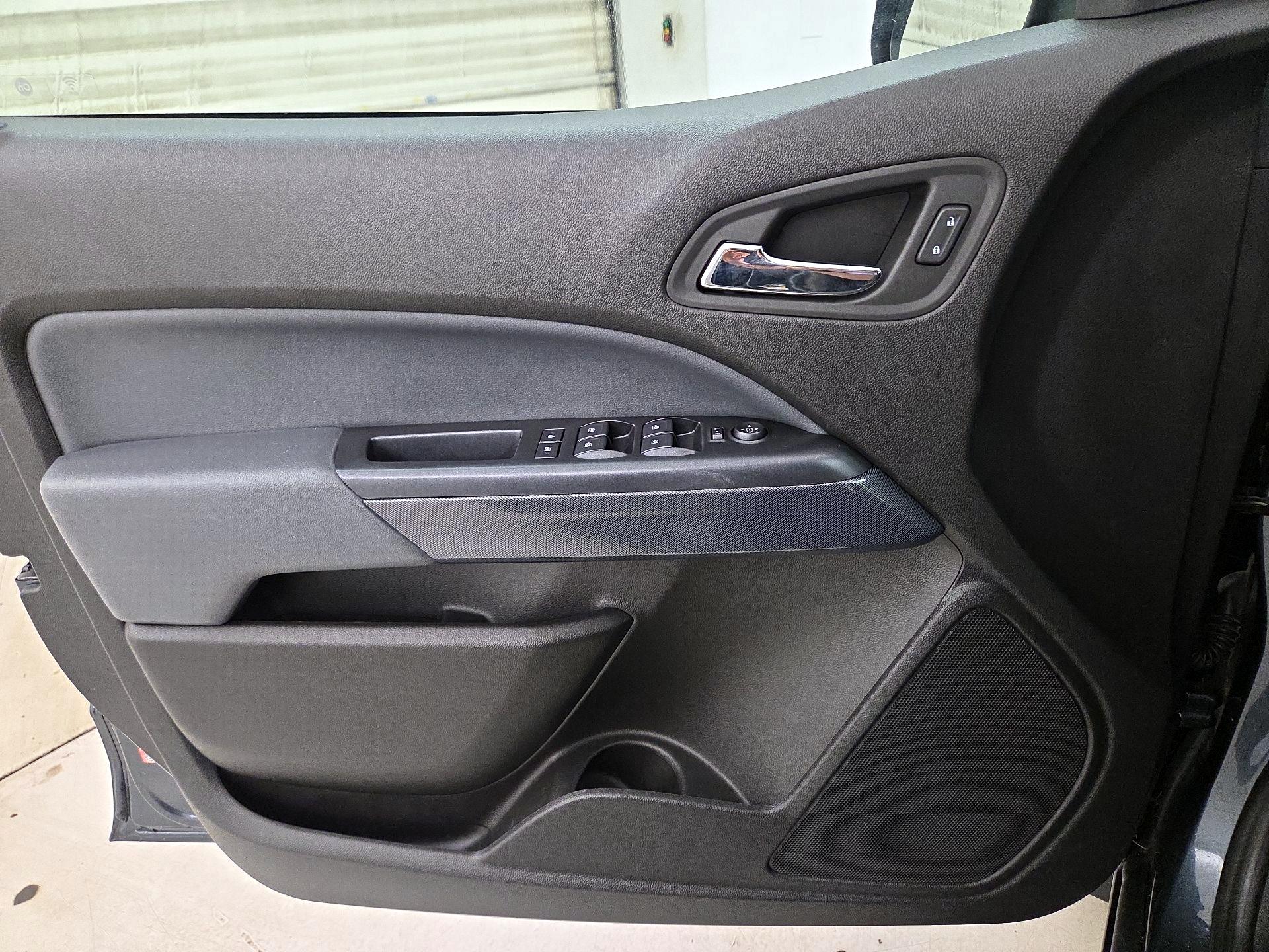 Thumbnail: 2019 Chevrolet Colorado - 12