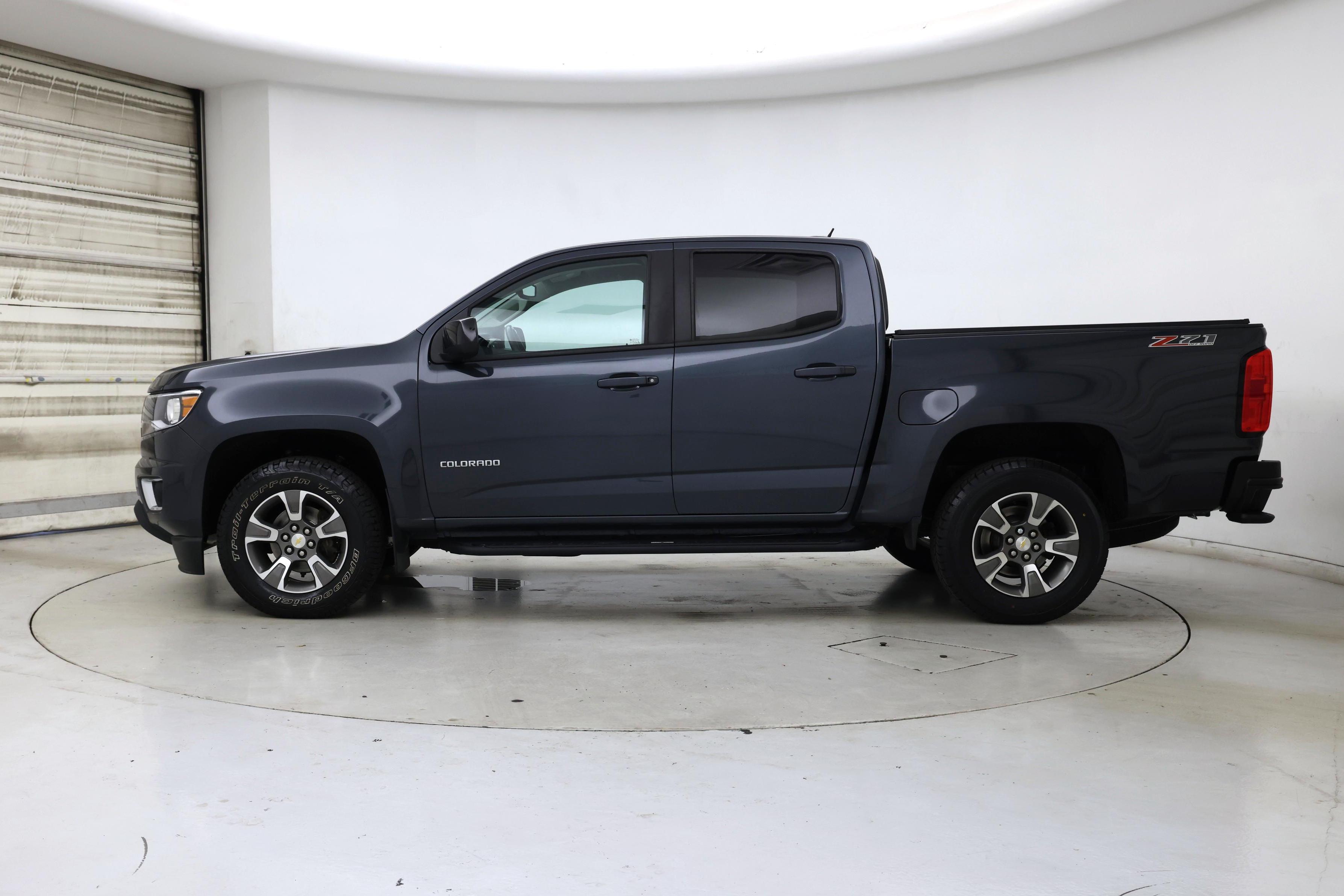 Thumbnail: 2019 Chevrolet Colorado - 3