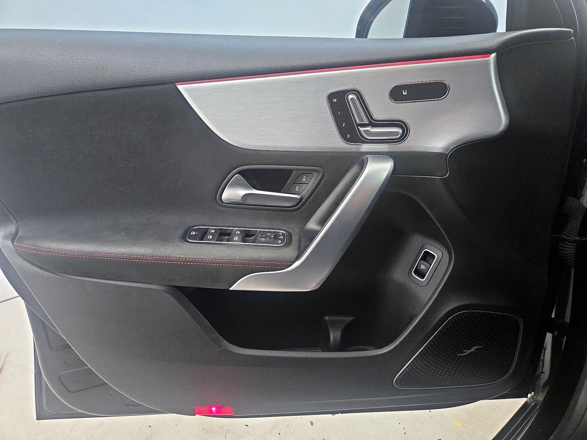 Thumbnail: 2020 Mercedes-Benz A-Class - 12