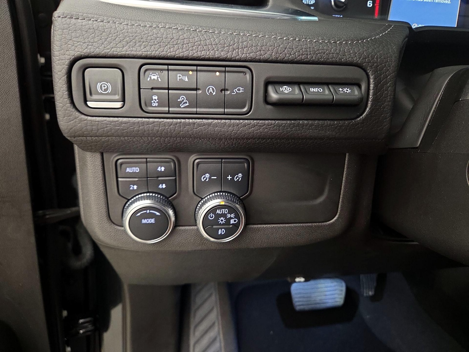 2021 GMC Yukon XL Denali - Photo 14