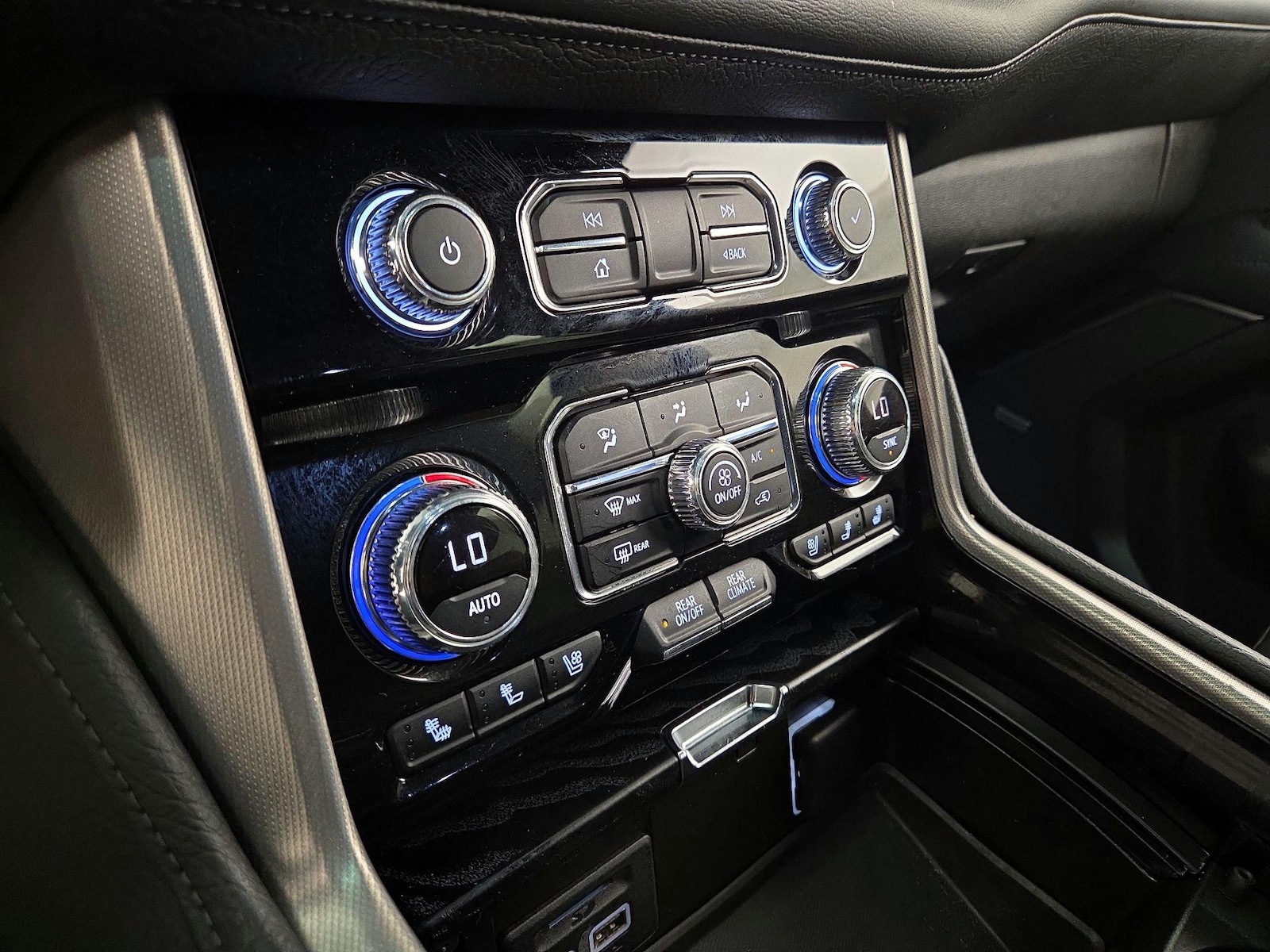 2021 GMC Yukon XL Denali - Photo 17