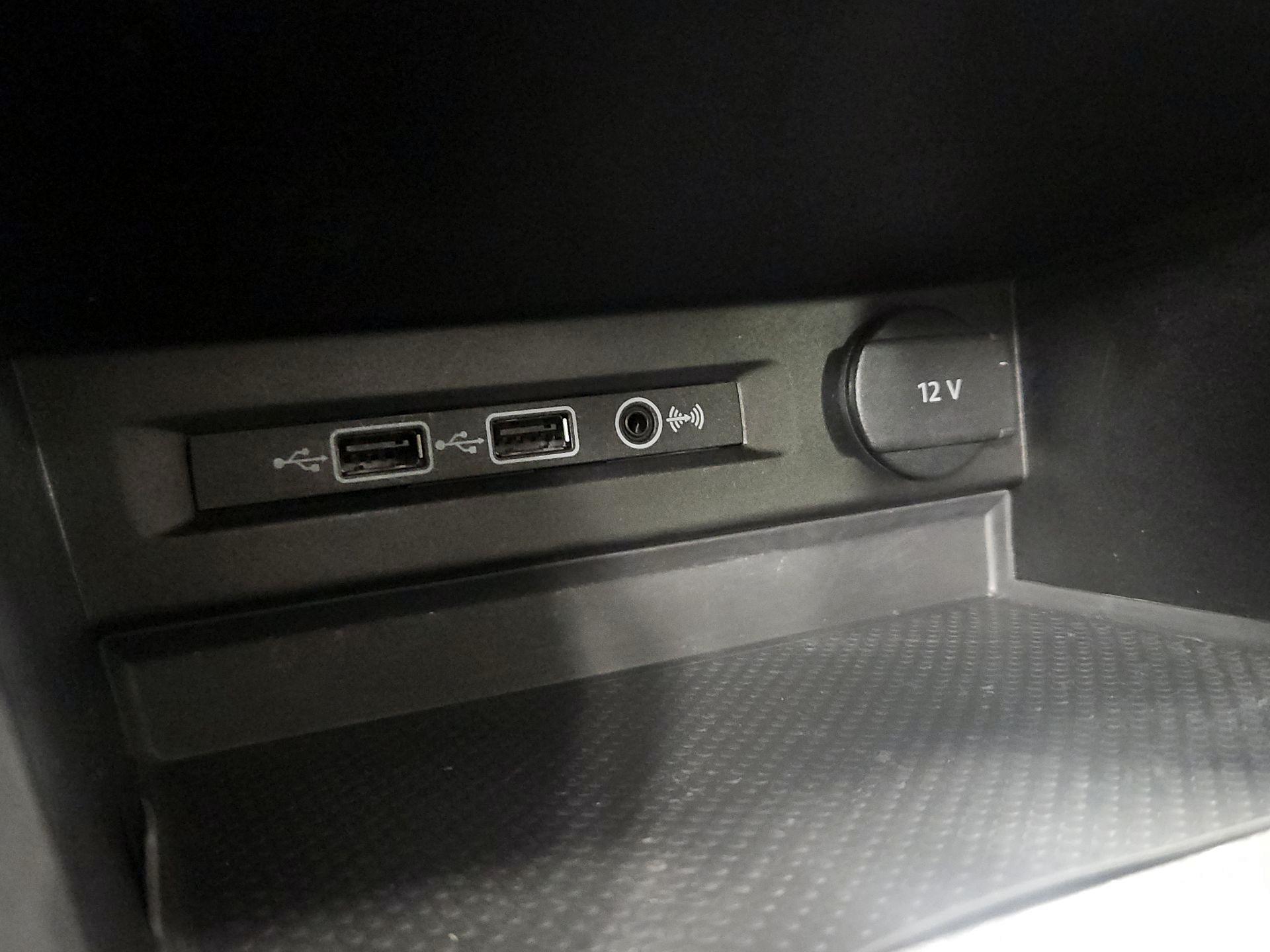 Thumbnail: 2018 Volkswagen Tiguan - 19