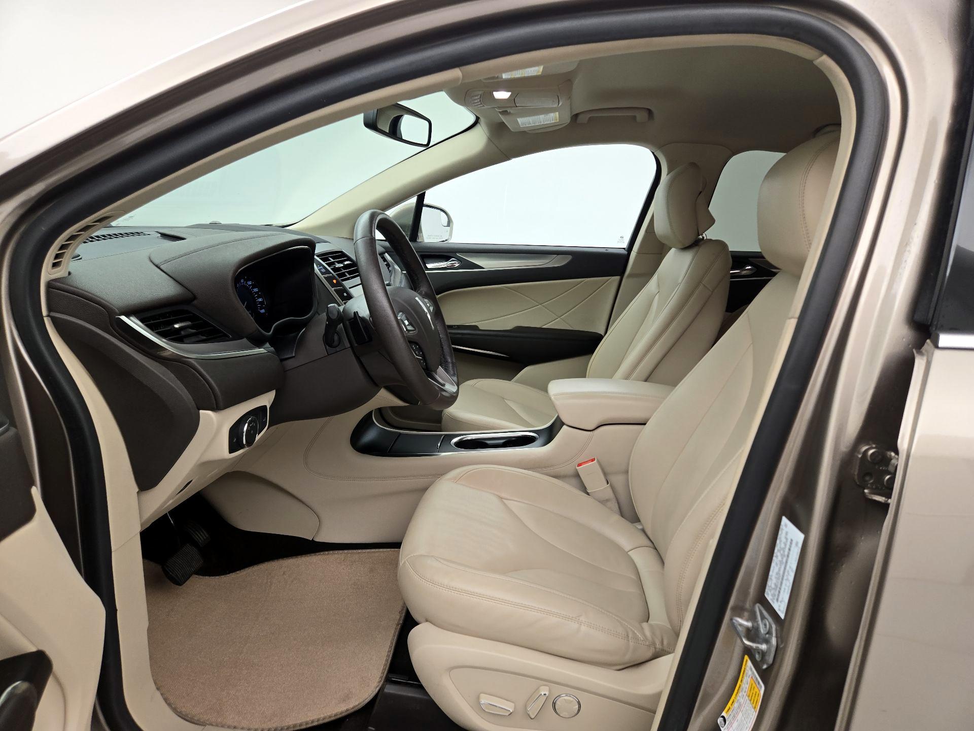 Thumbnail: 2019 Lincoln MKC - 11