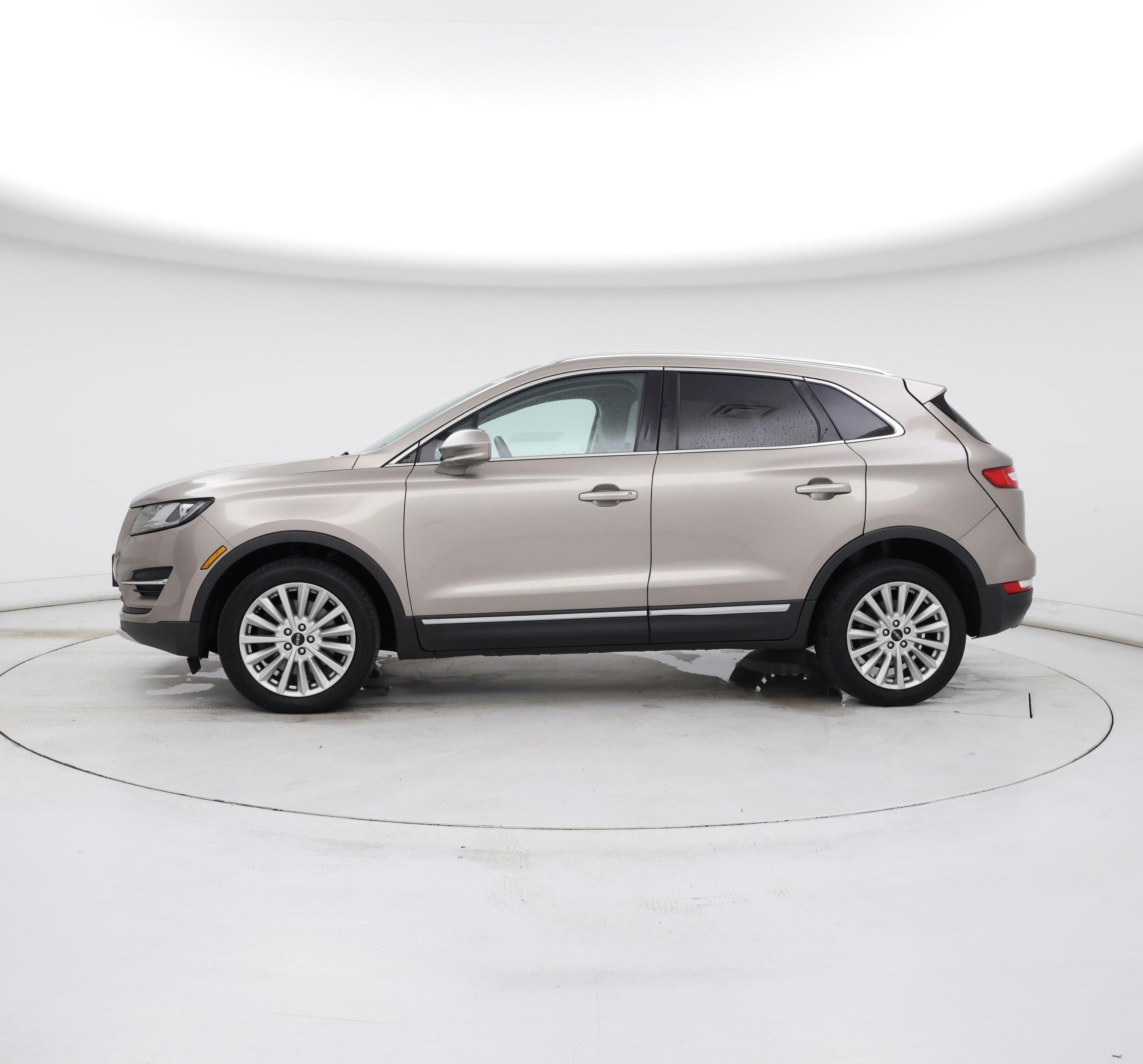 Thumbnail: 2019 Lincoln MKC - 3