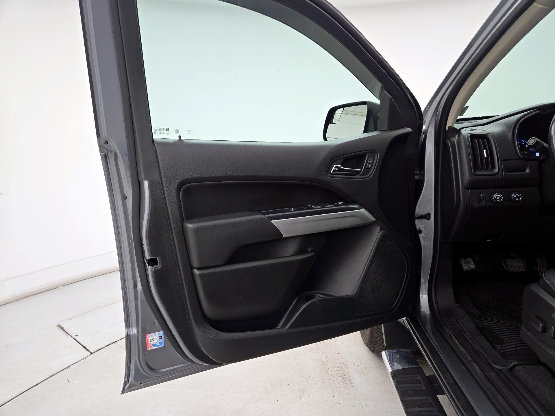 Thumbnail: 2021 Chevrolet Colorado - 12
