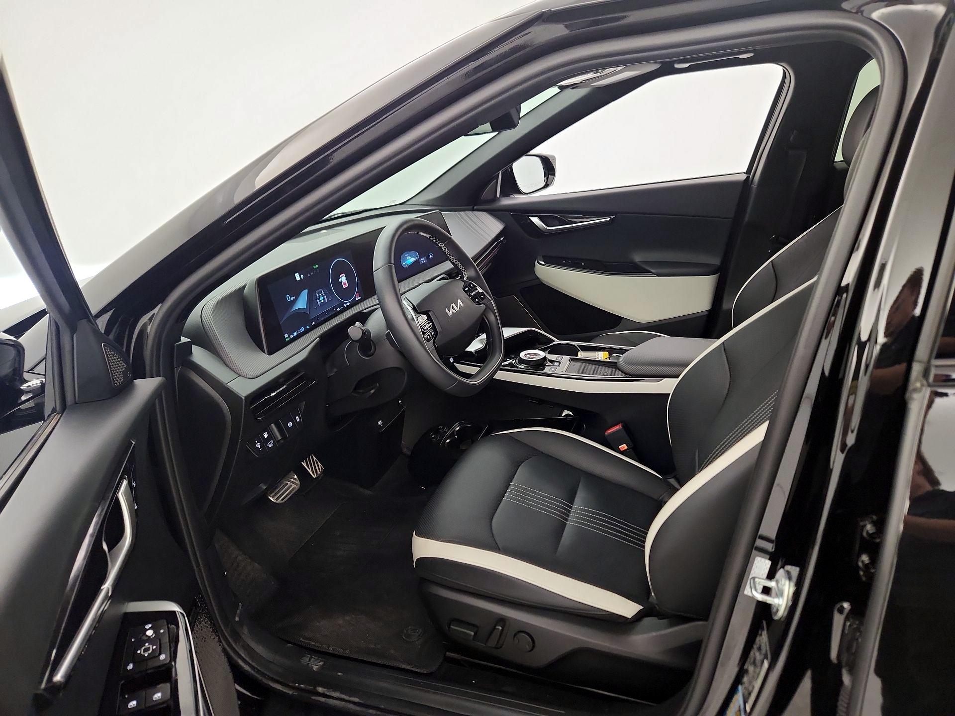 Thumbnail: 2024 Kia EV6 - 11