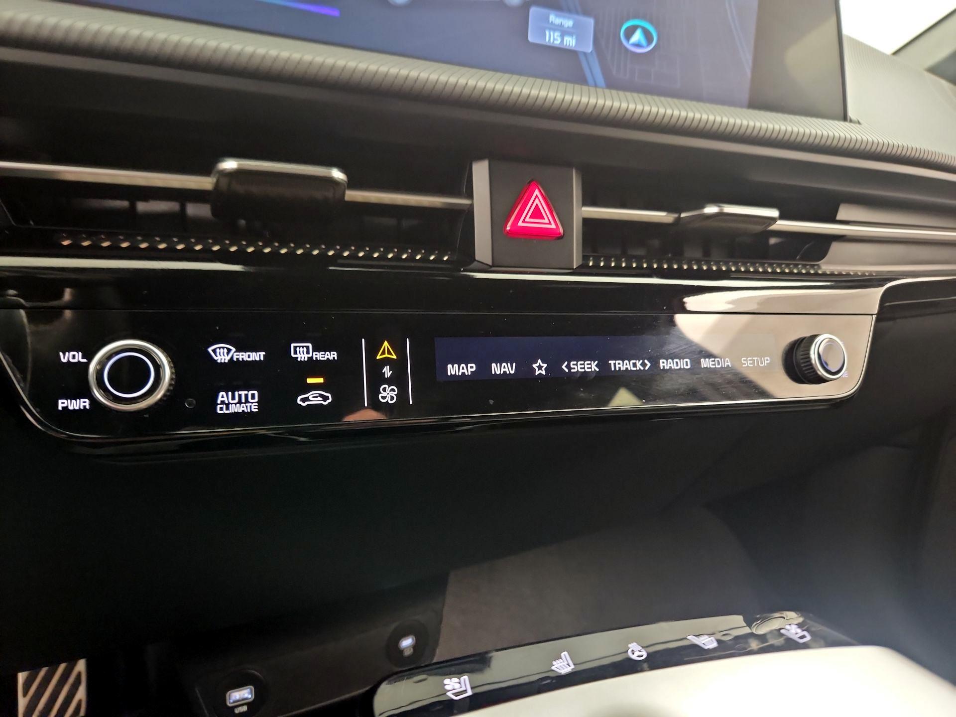 Thumbnail: 2024 Kia EV6 - 16