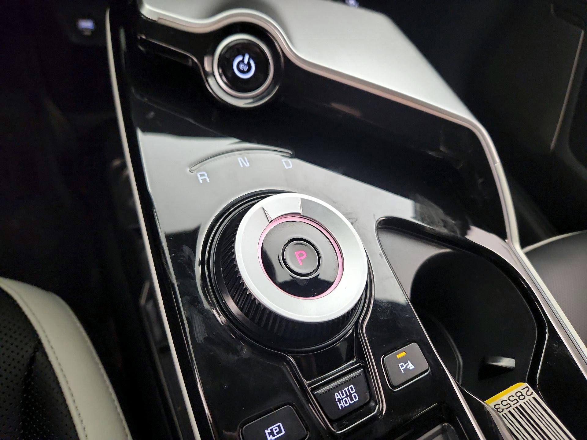 Thumbnail: 2024 Kia EV6 - 17