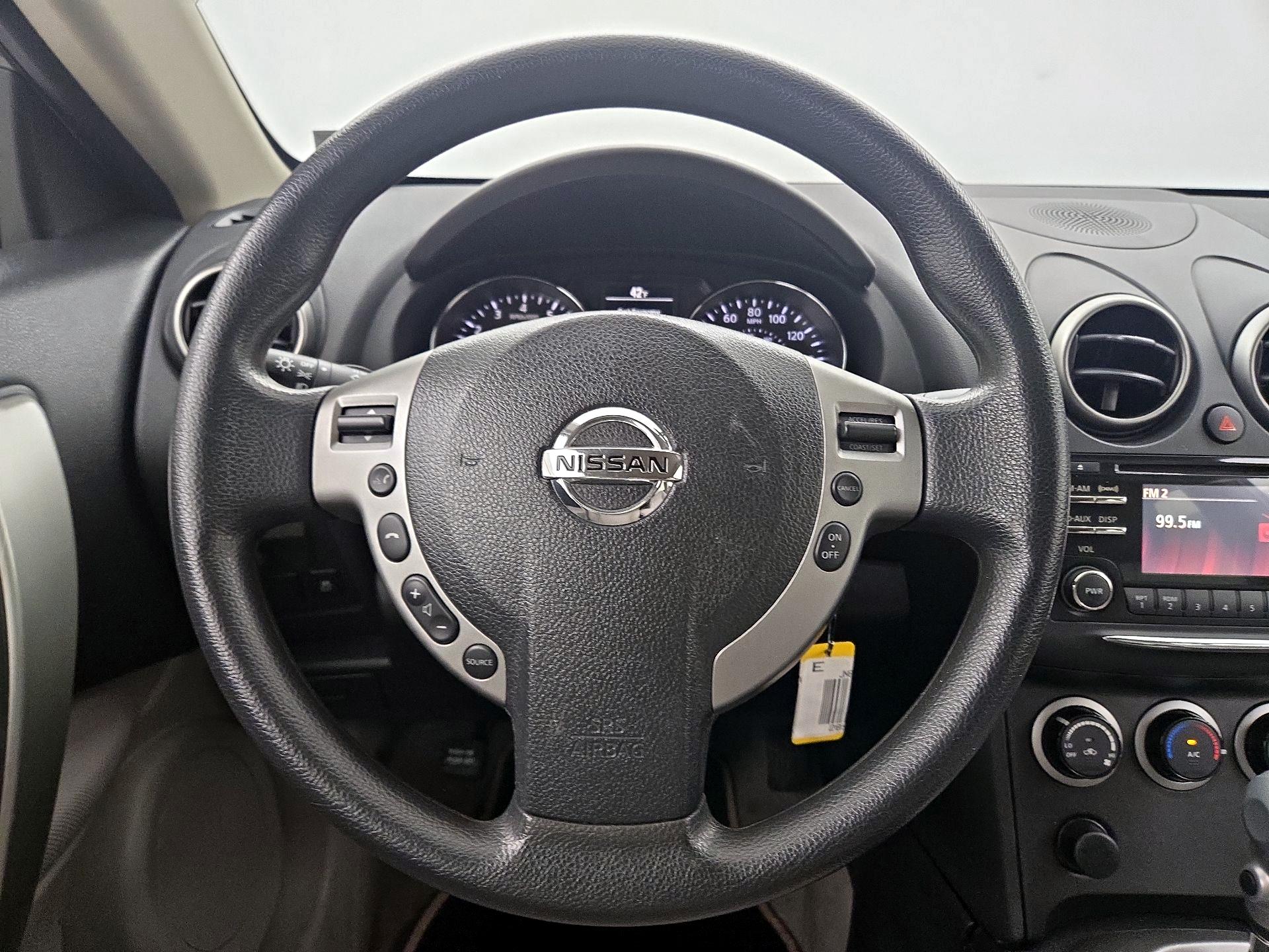 Thumbnail: 2015 Nissan Rogue - 10