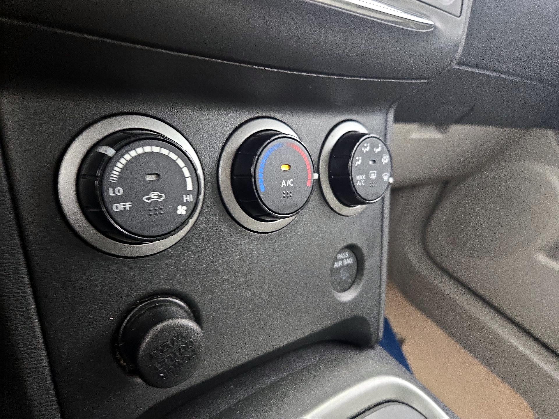 Thumbnail: 2015 Nissan Rogue - 16