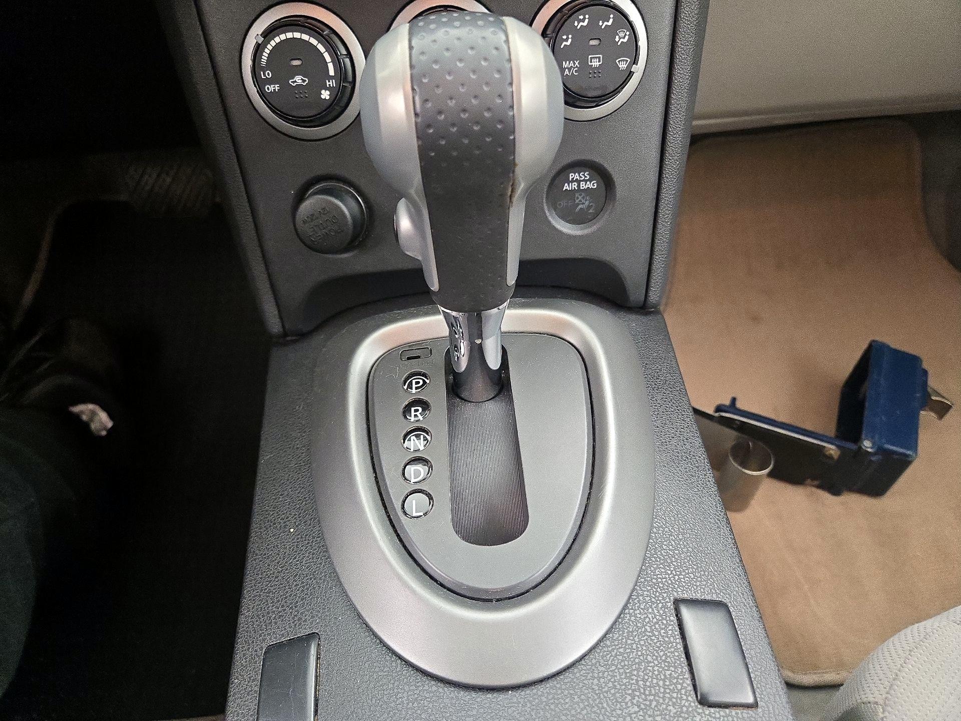 Thumbnail: 2015 Nissan Rogue - 17