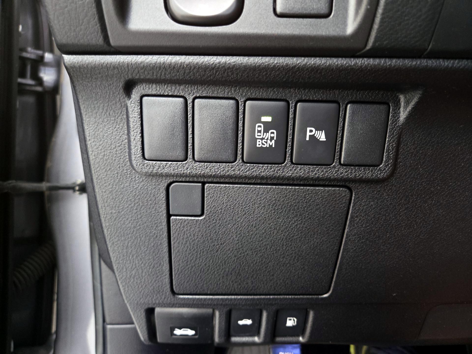 Thumbnail: 2014 Lexus ES - 13