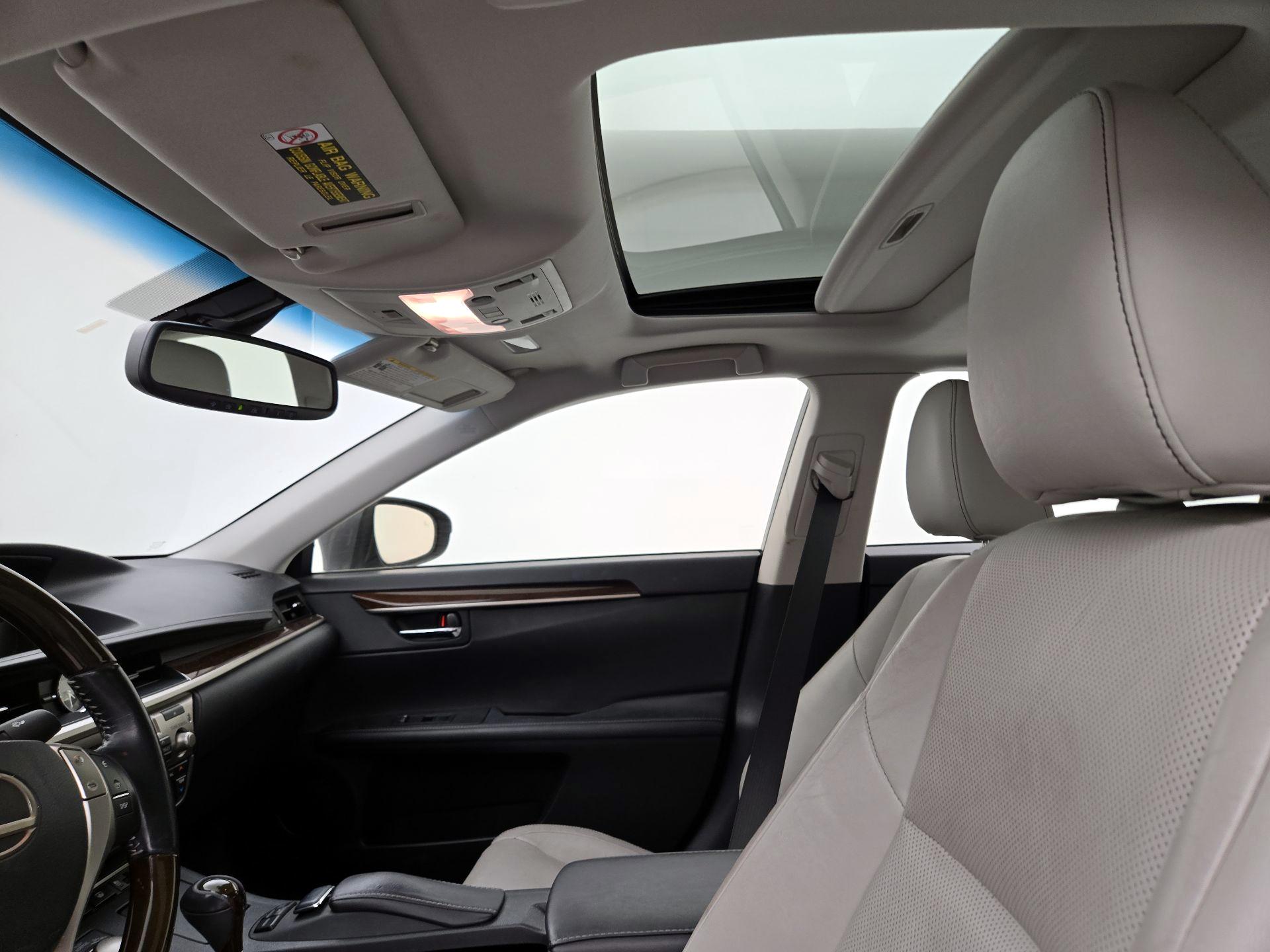 Thumbnail: 2014 Lexus ES - 20