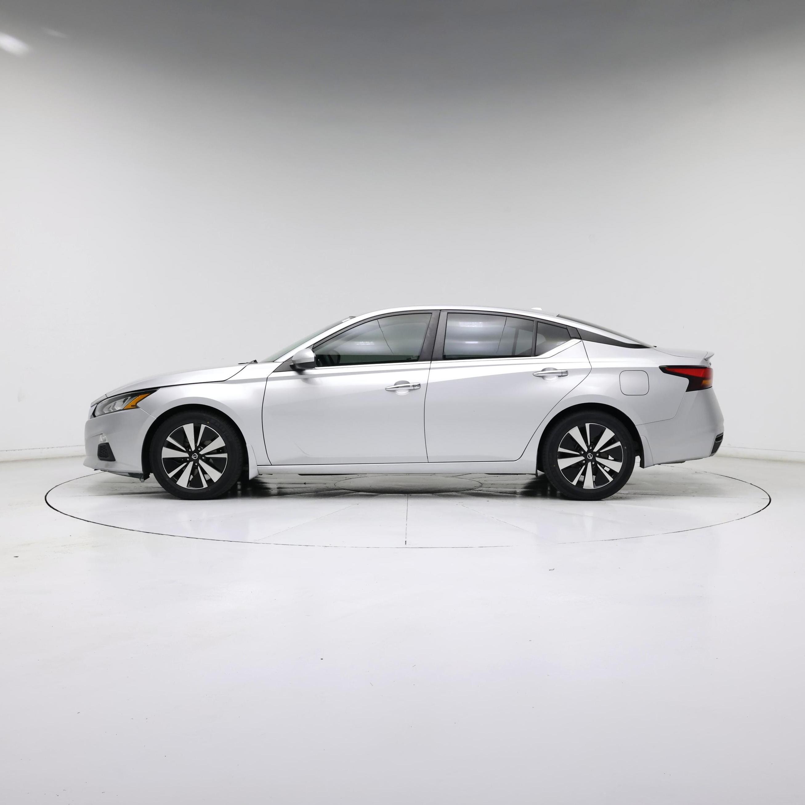 Thumbnail: 2021 Nissan Altima - 3