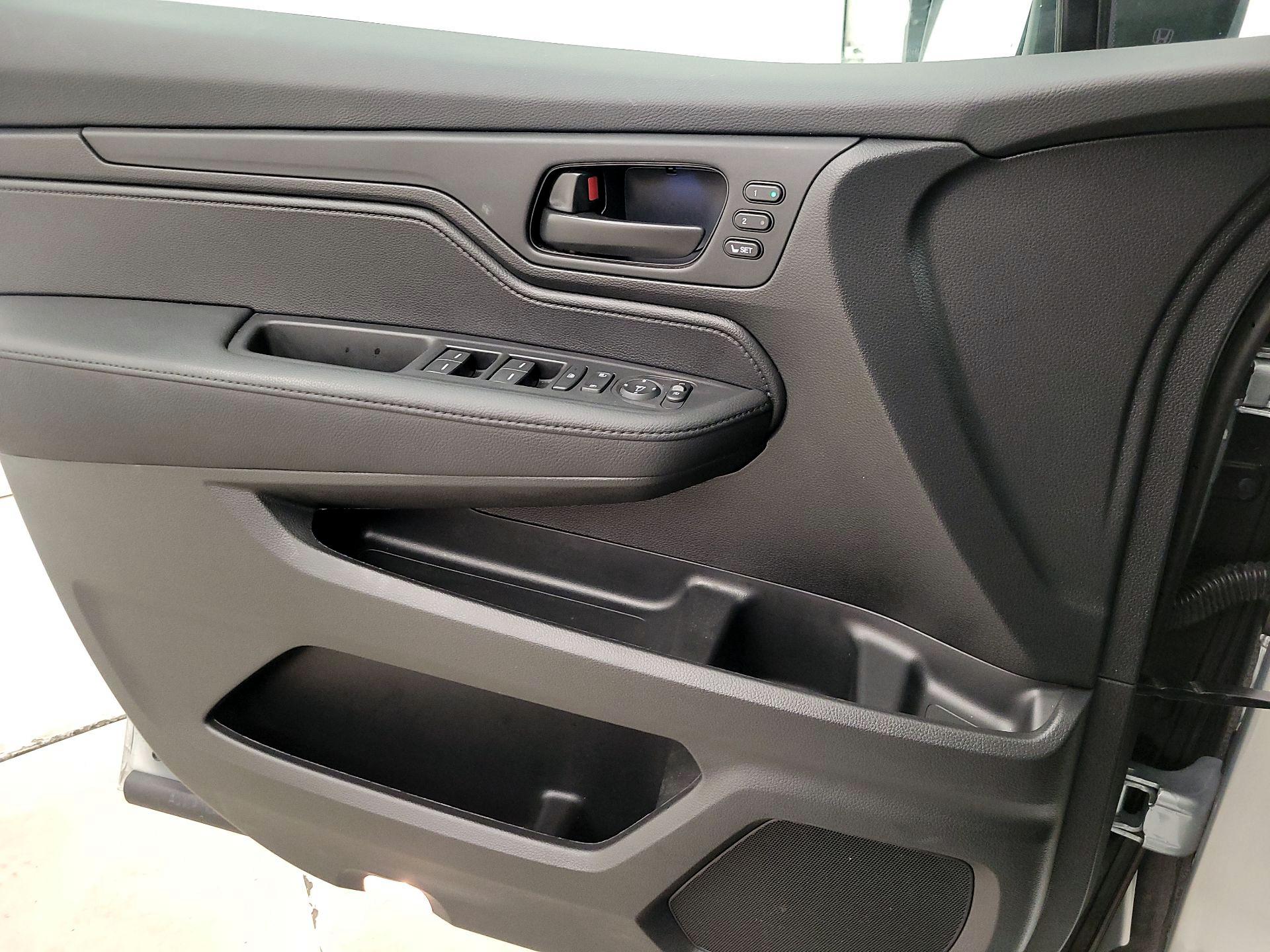 Thumbnail: 2025 Honda Odyssey - 12