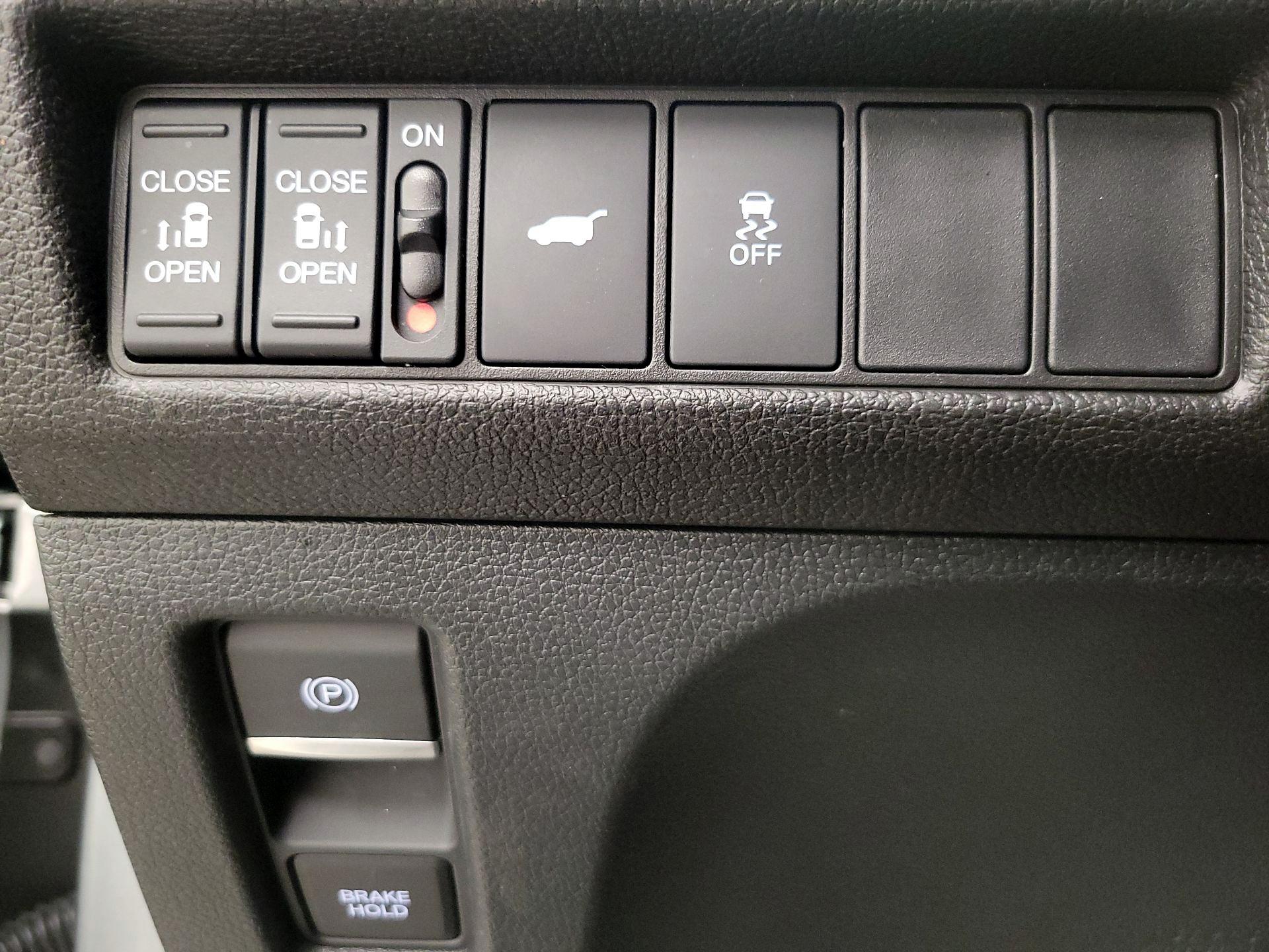 Thumbnail: 2025 Honda Odyssey - 13