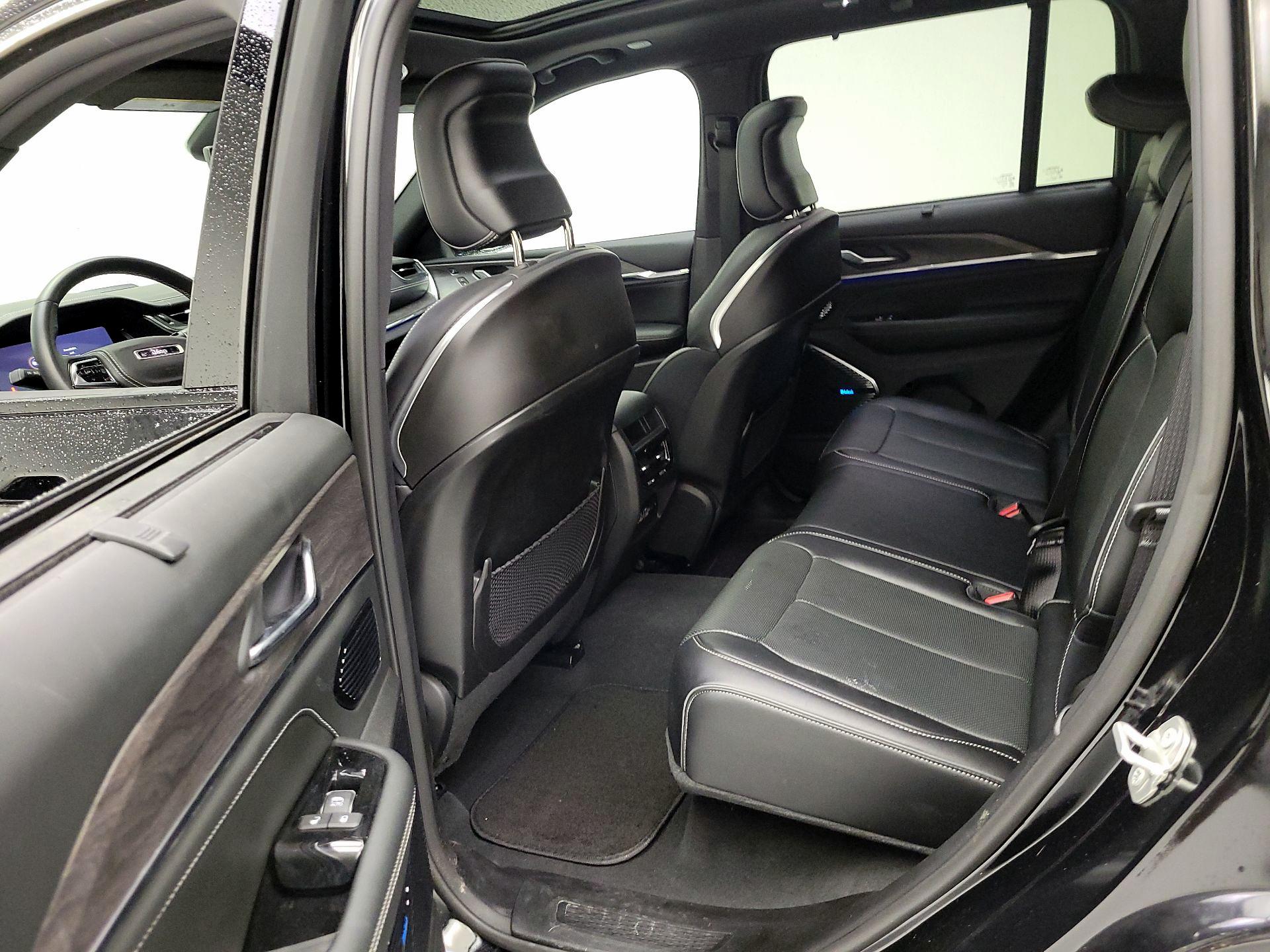 Thumbnail: 2024 Jeep Grand Cherokee - 17