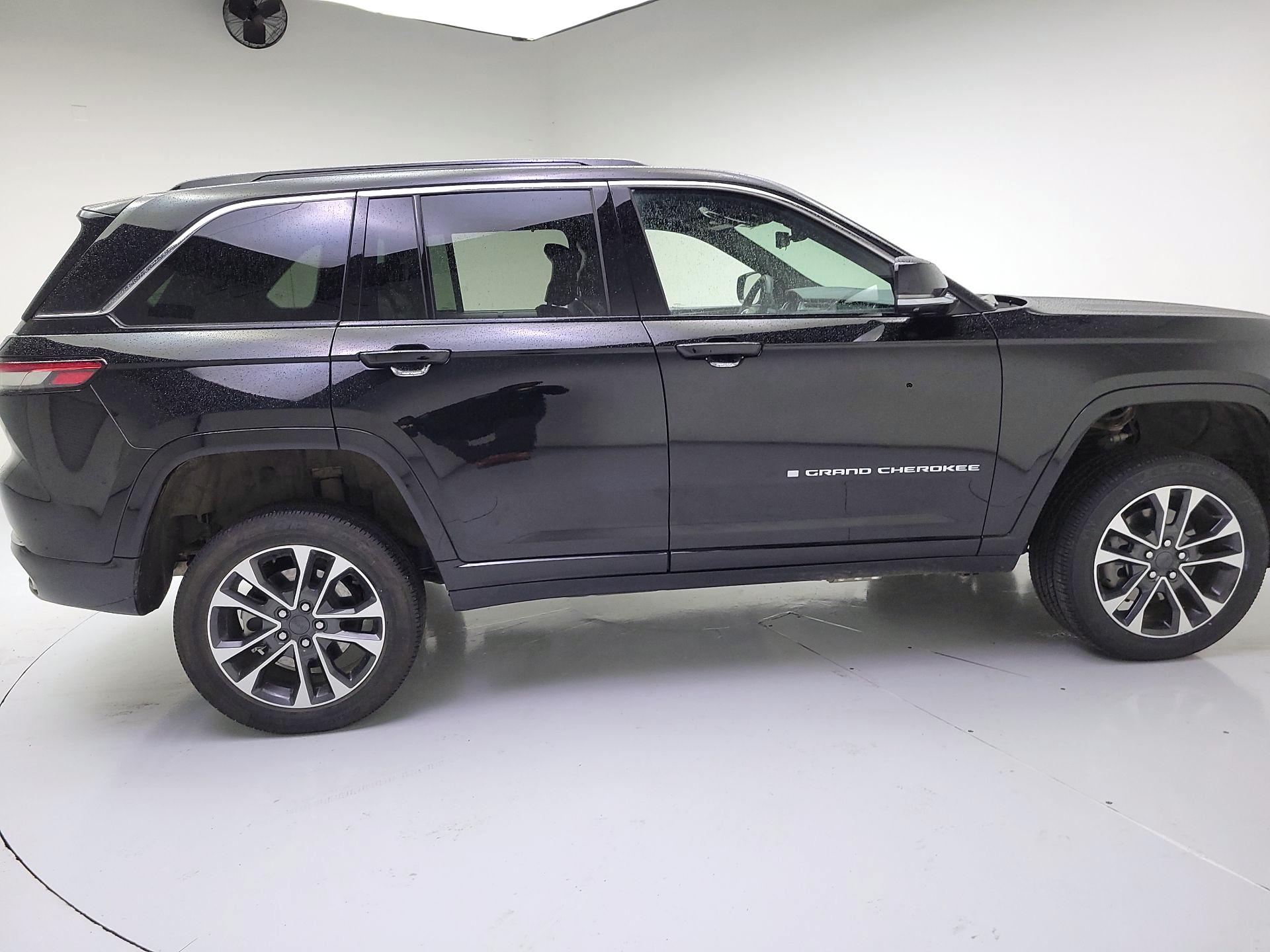 Thumbnail: 2024 Jeep Grand Cherokee - 4