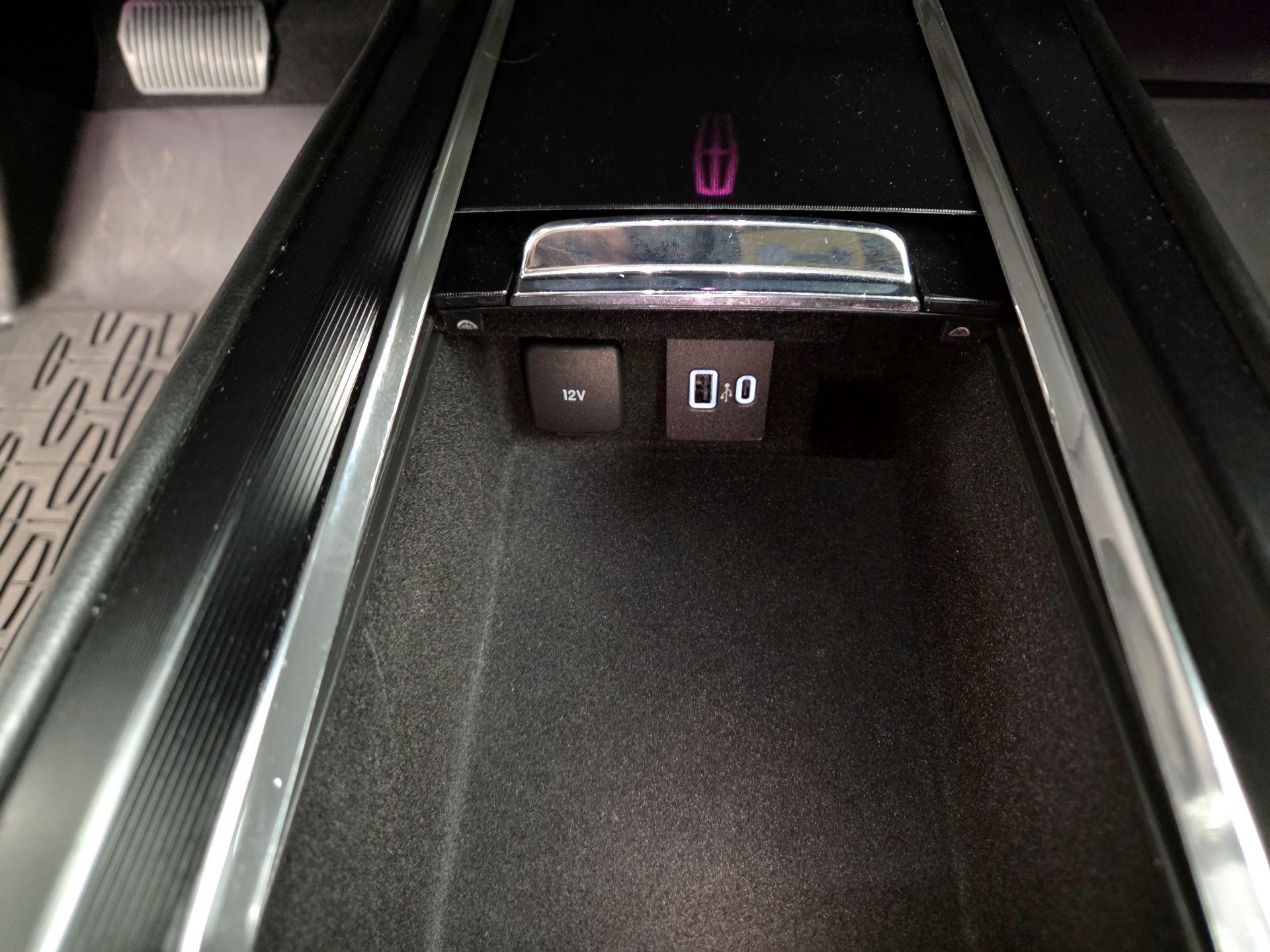 Thumbnail: 2023 Lincoln Corsair - 19