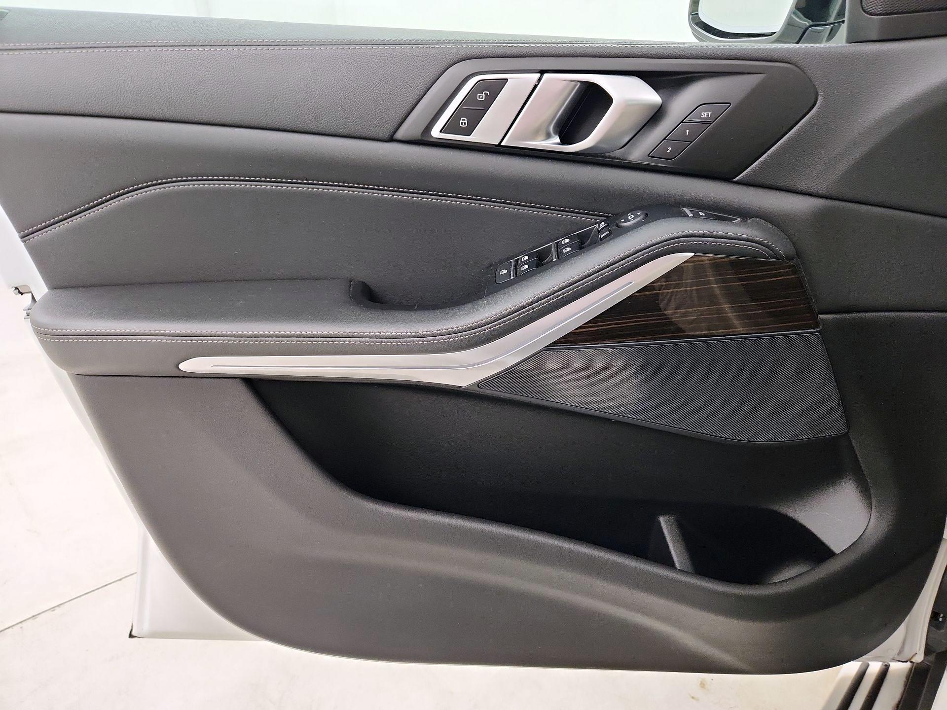 Thumbnail: 2023 BMW X5 - 10