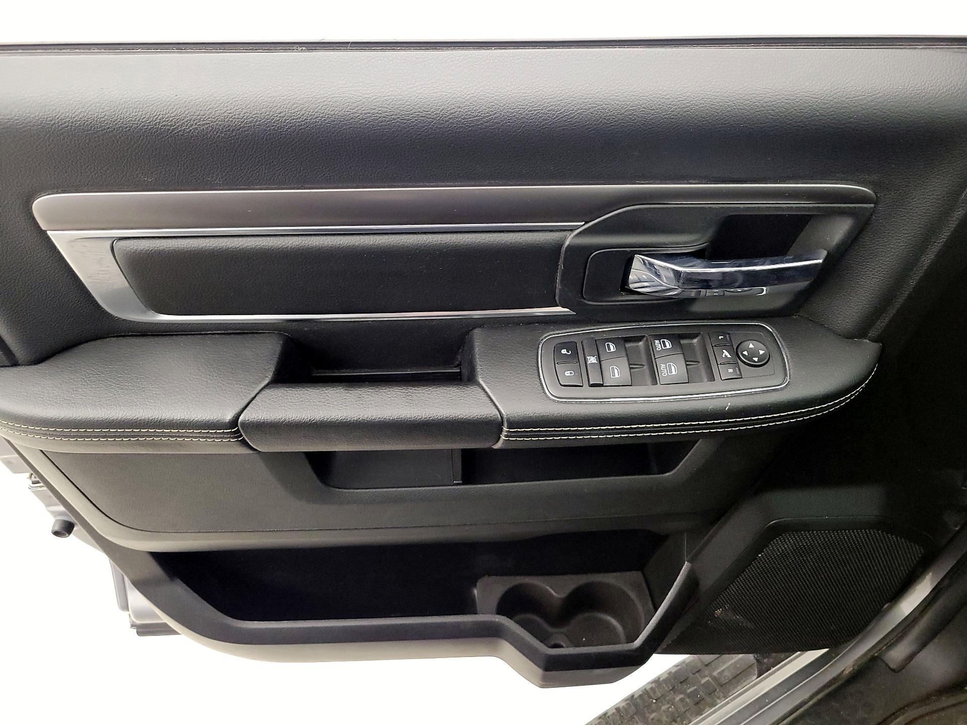 Thumbnail: 2022 RAM 1500 Classic - 12