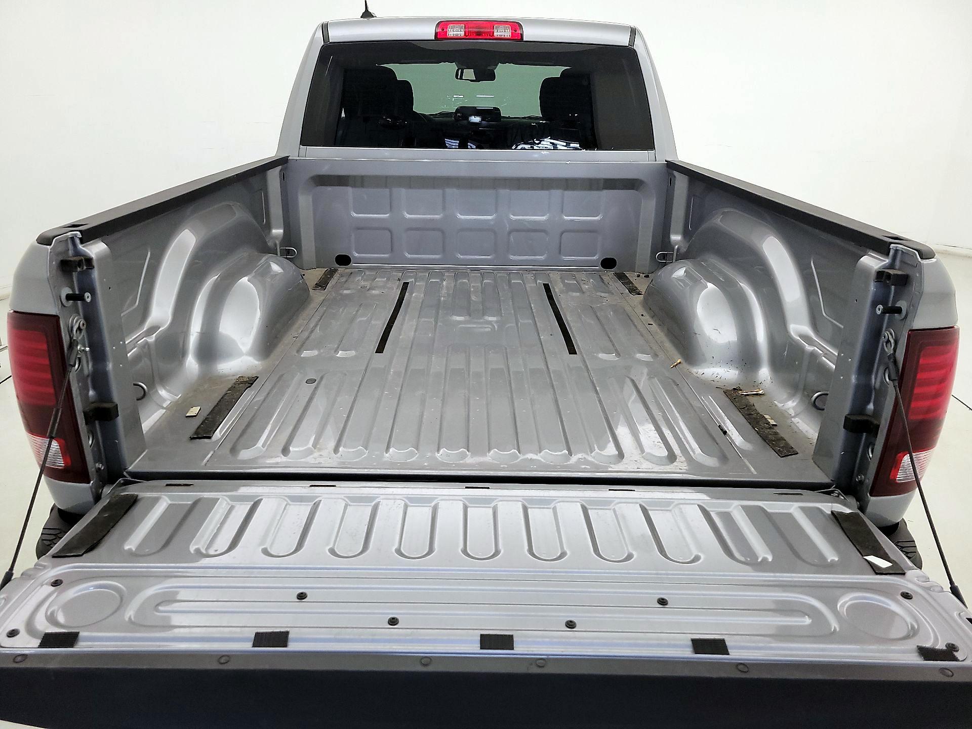 Thumbnail: 2022 RAM 1500 Classic - 20