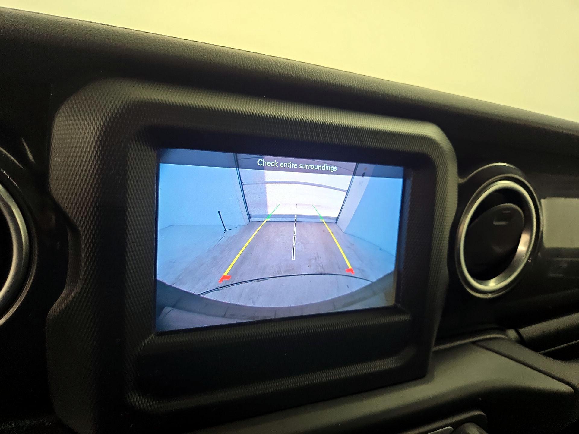 Thumbnail: 2021 Jeep Wrangler - 14