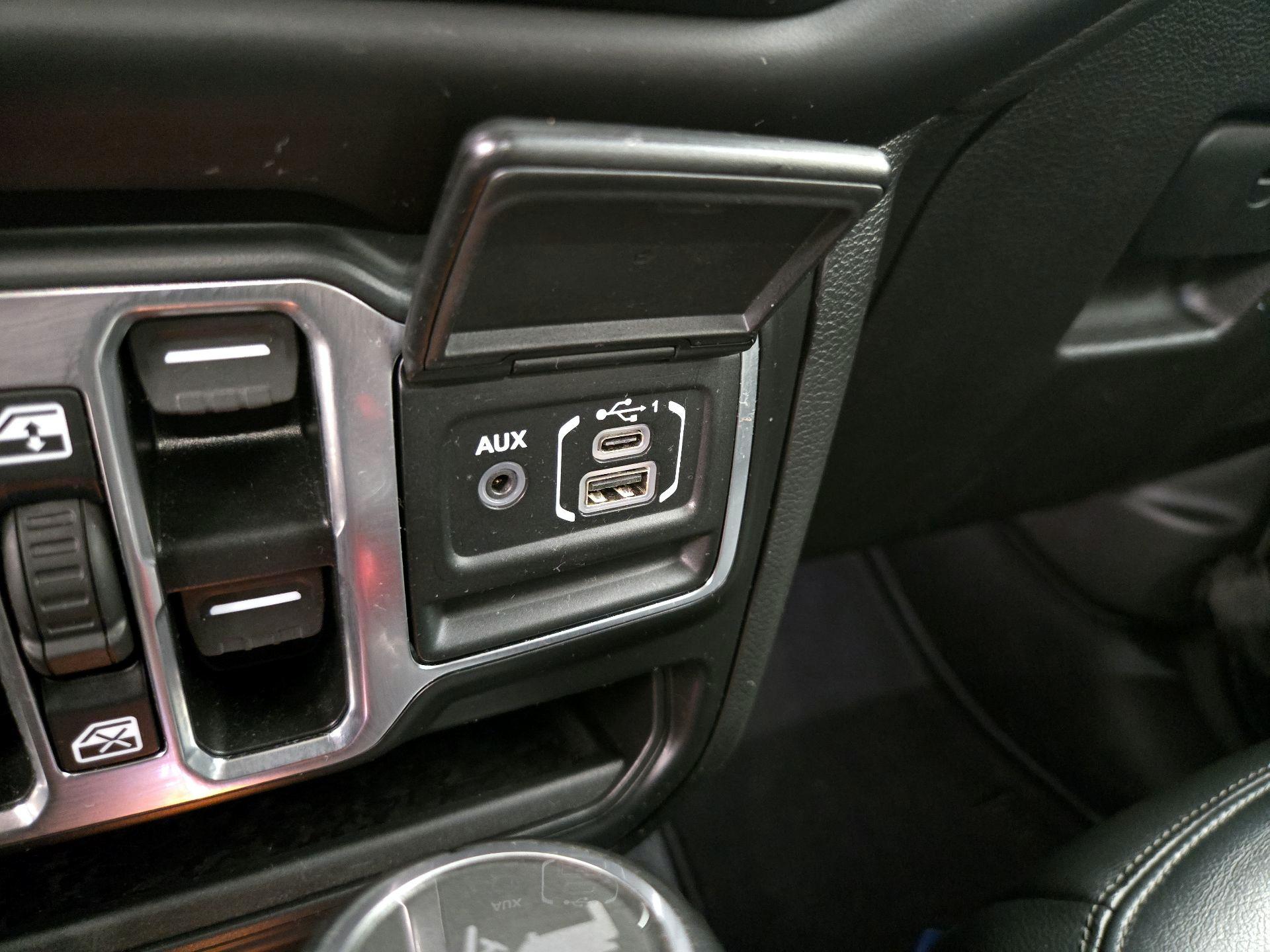 Thumbnail: 2021 Jeep Wrangler - 18