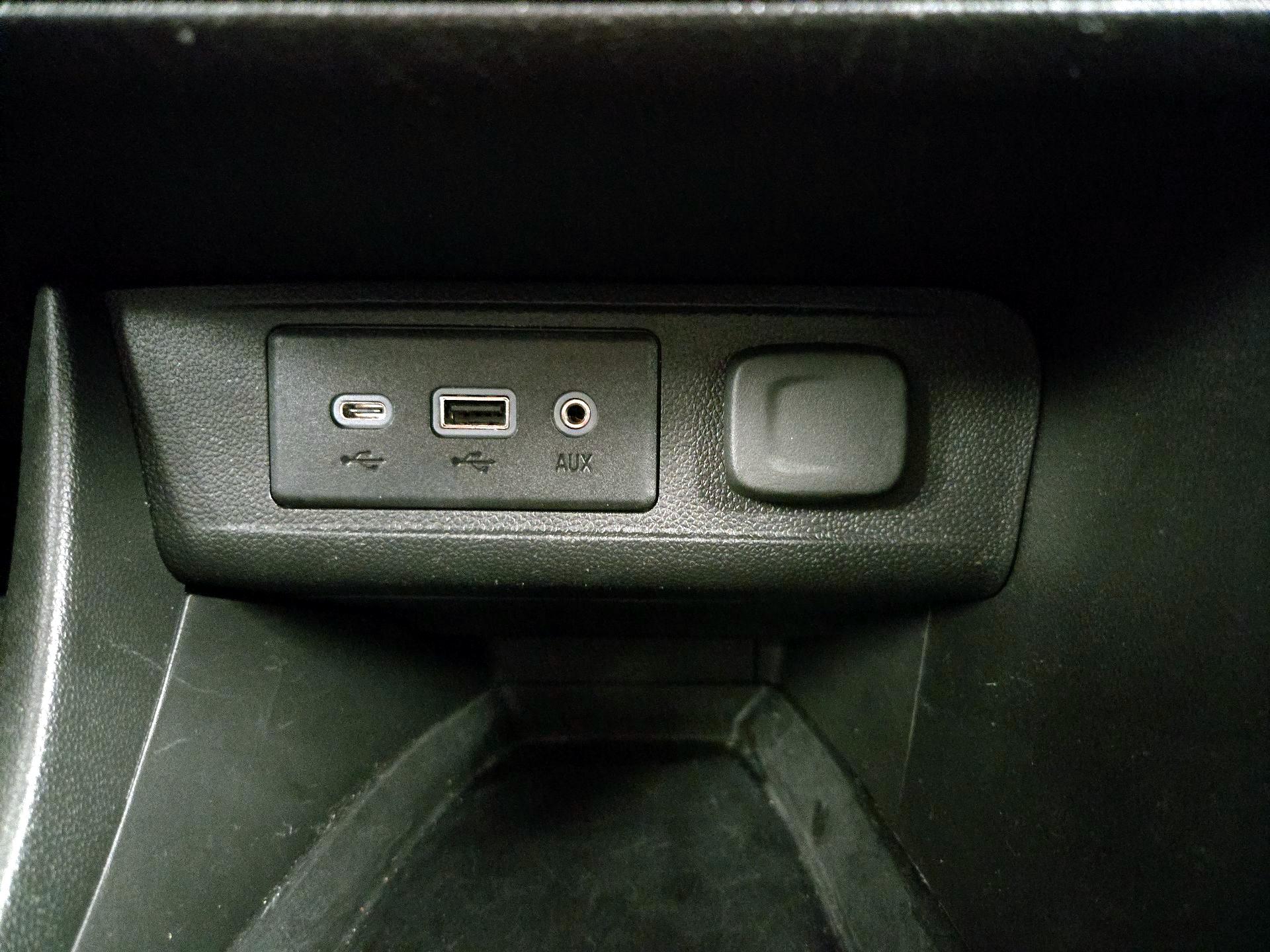 Thumbnail: 2023 Buick Encore GX - 18