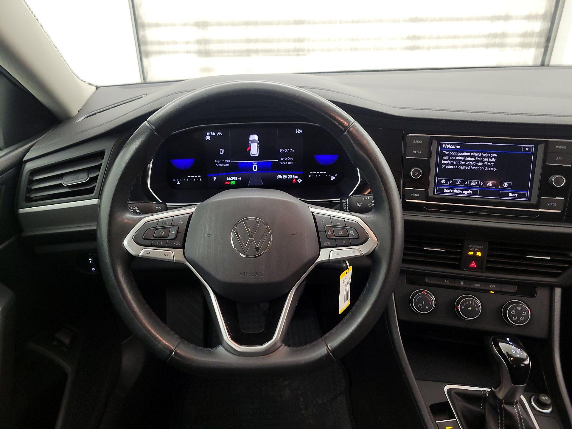 Thumbnail: 2024 Volkswagen Jetta - 10